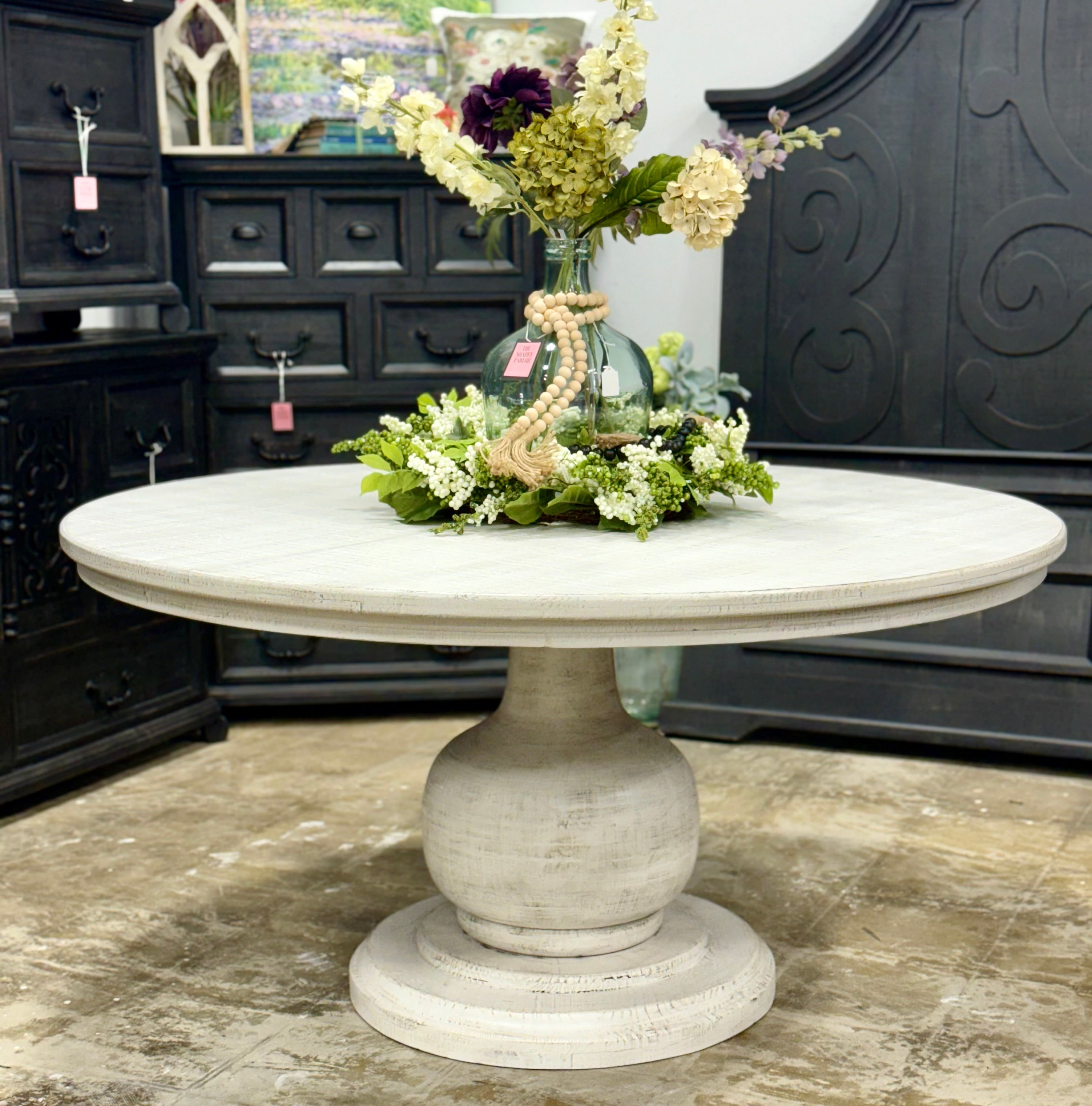 Lilly 60&quot; Round Pedestal Dining Table-White Wheat