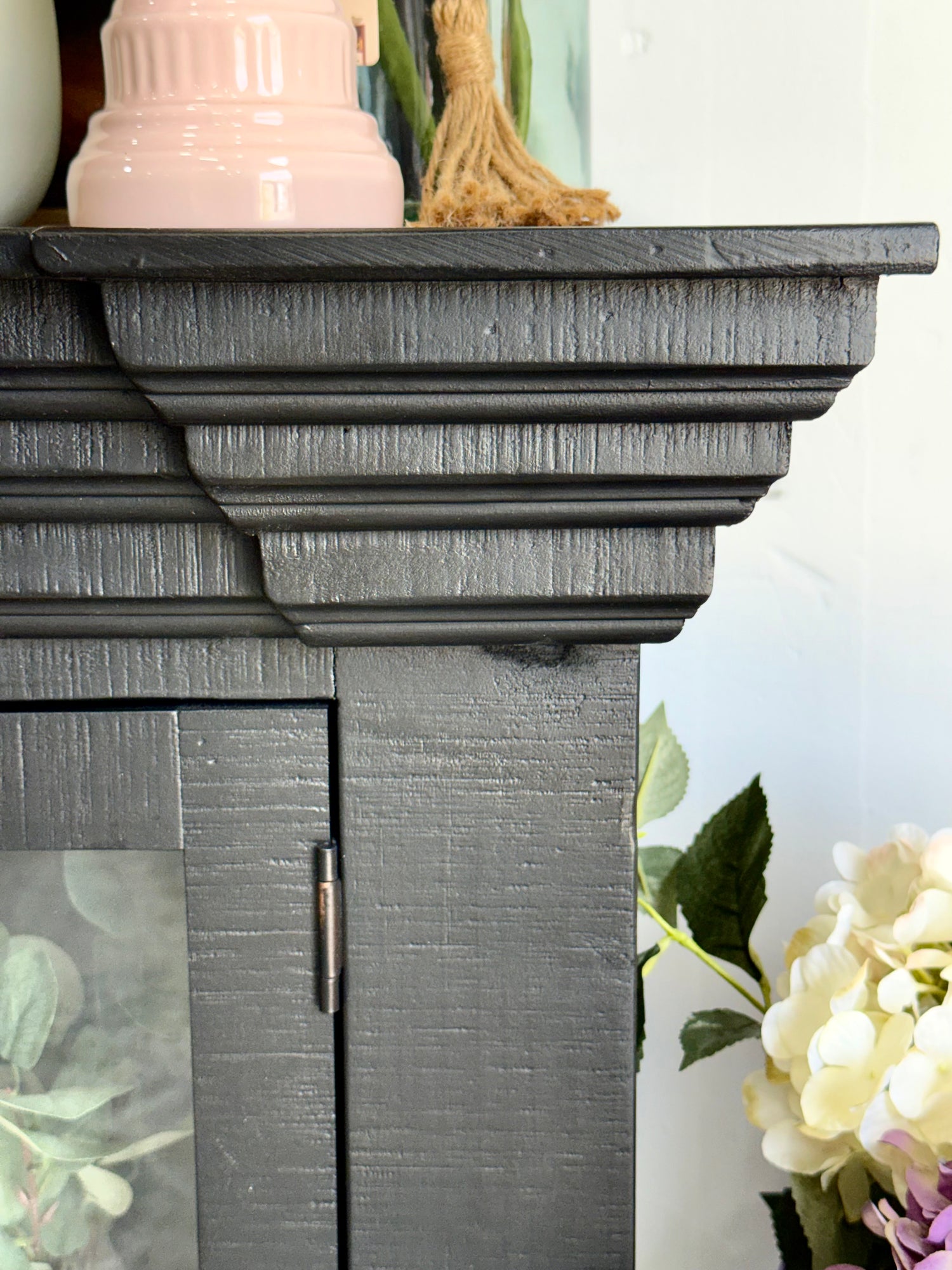 BLAKELY 4 Door Console-Black