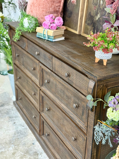 Jasmine Dresser-Honeywood™