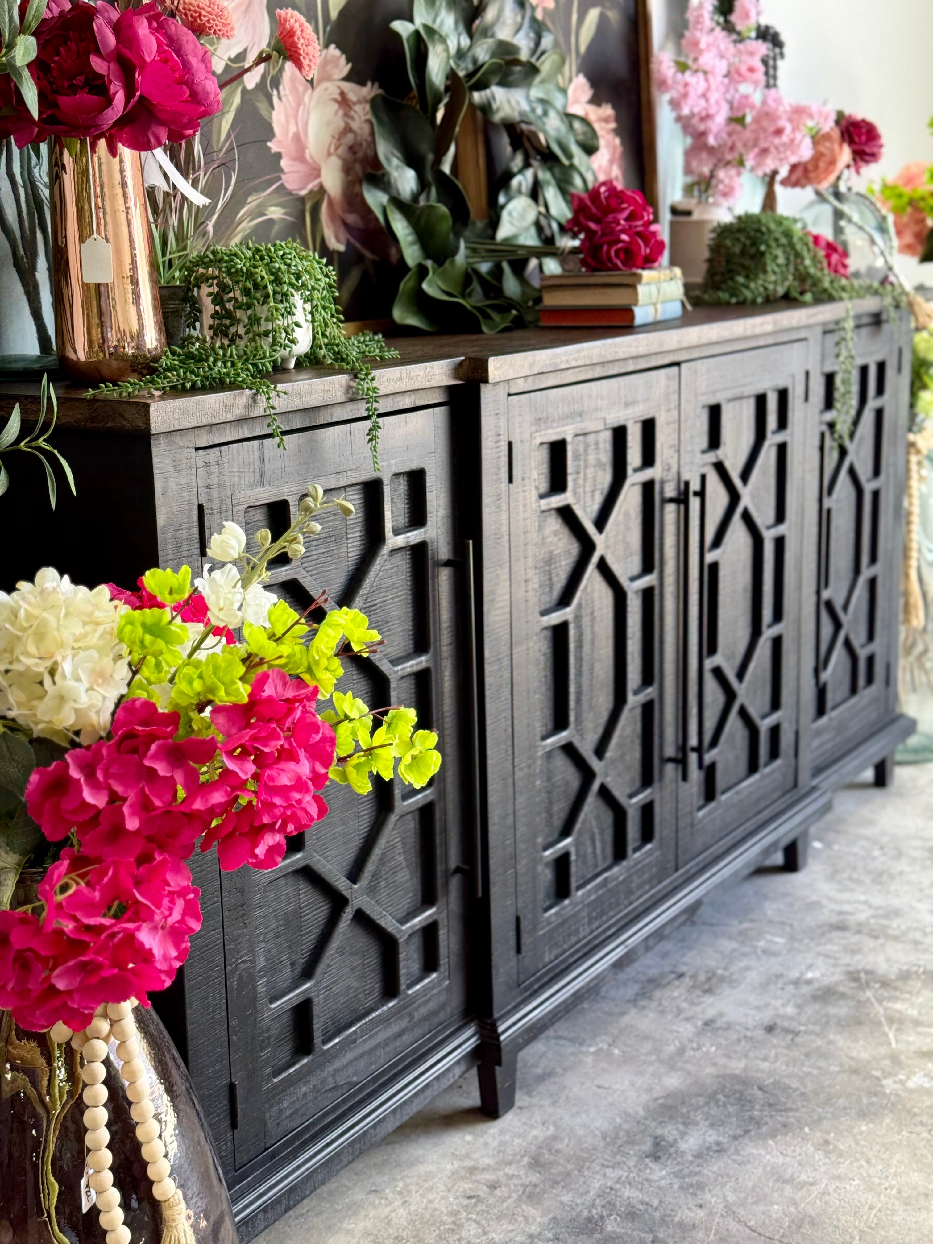 Michelle Console-Black/Honeywood