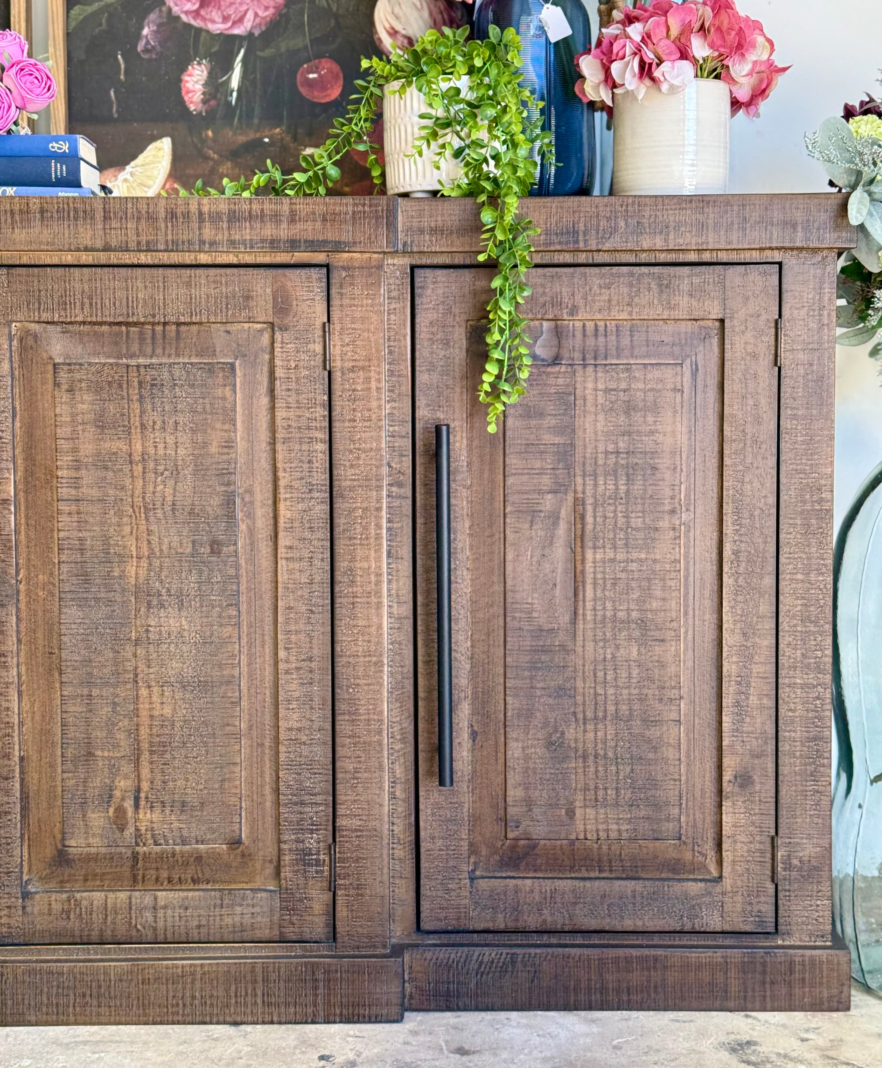 Cyra 4 Door Console-Honeywood