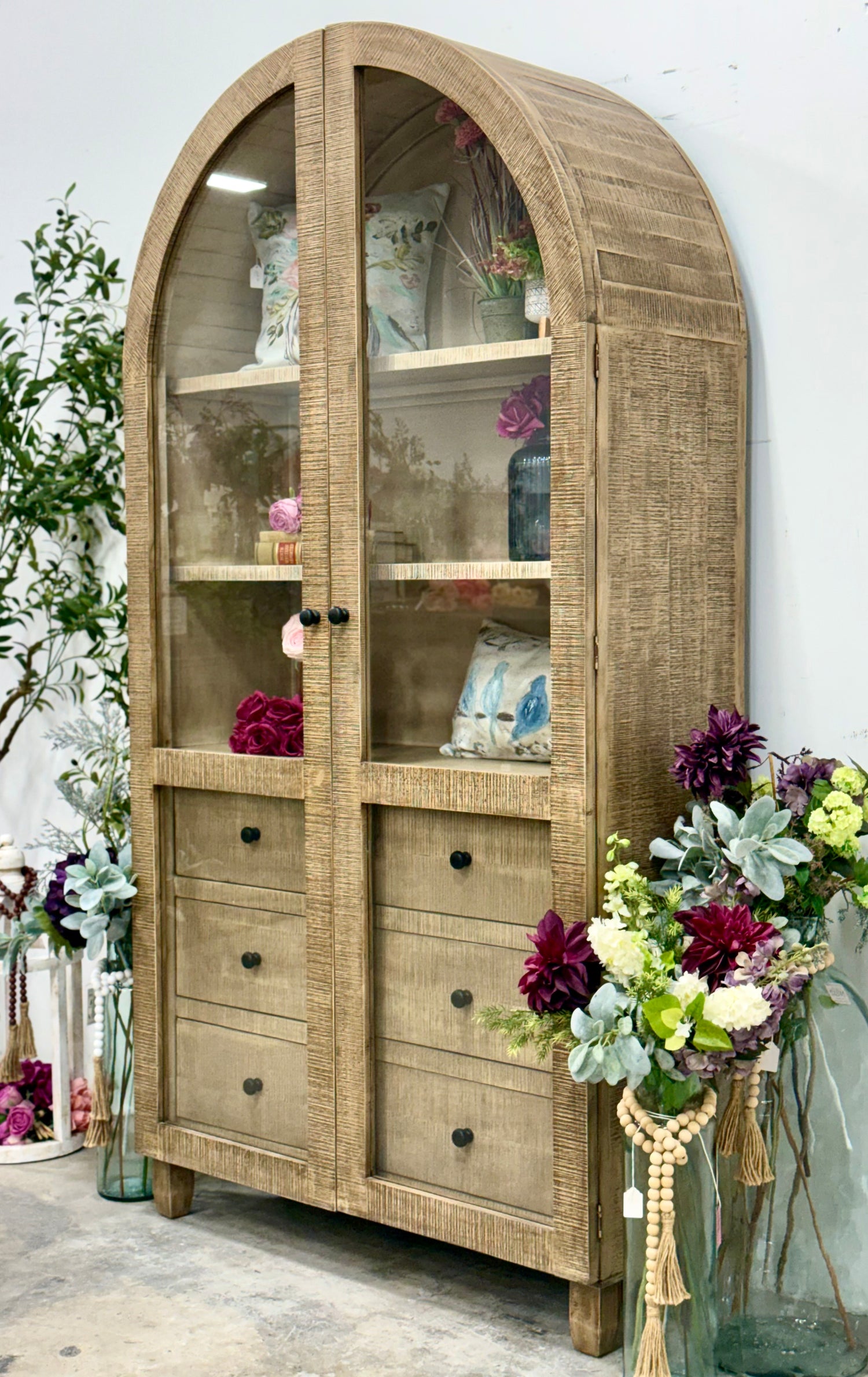 Melody Domed Vitrine-Sandstone/Dove