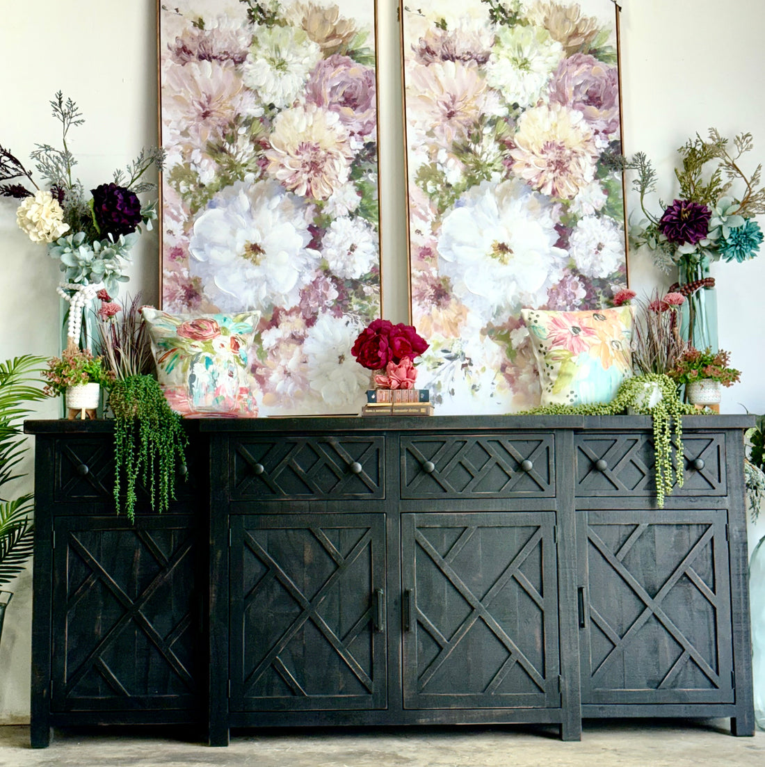 Olivia 90&quot; Console-Handrubbed Black