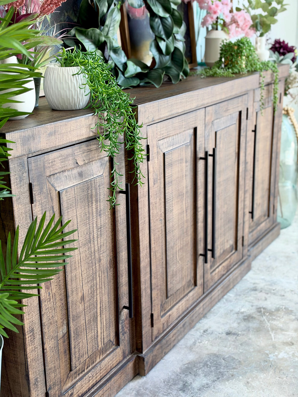 Cyra 4 Door Console-Honeywood