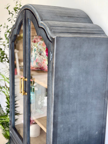 Paisley Curved Vitrine-Blue Haze™/Cappuccino