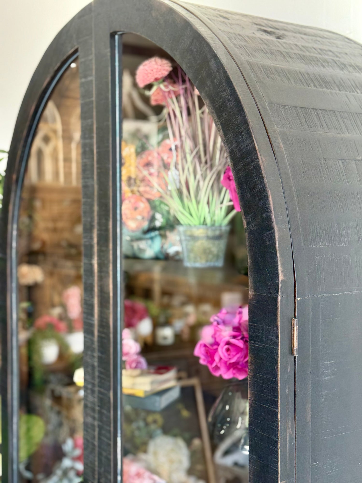 Melody Domed Vitrine- Handrubbed Black/Sparrow