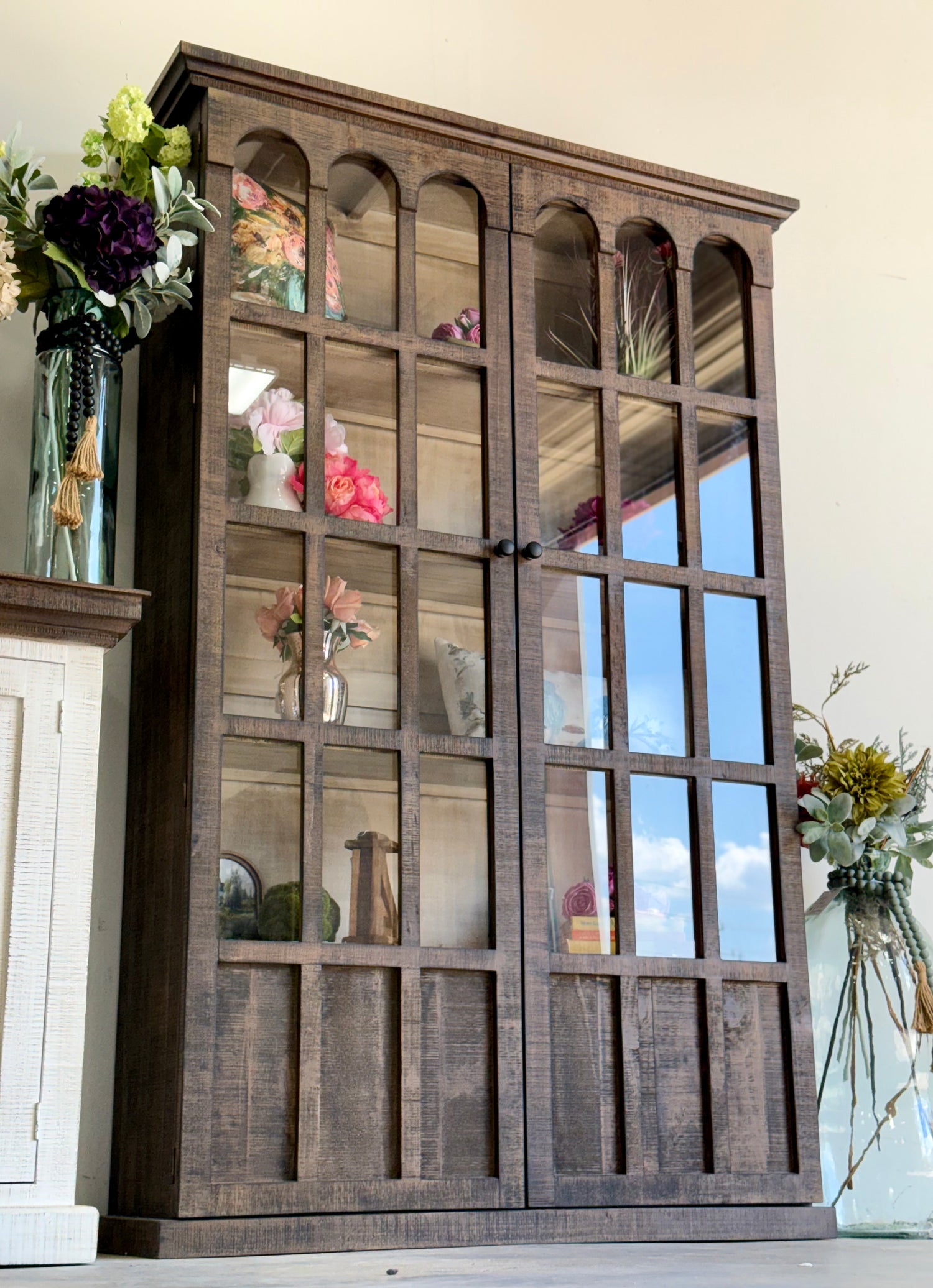 Gia Vitrine-Honeywood/Dove