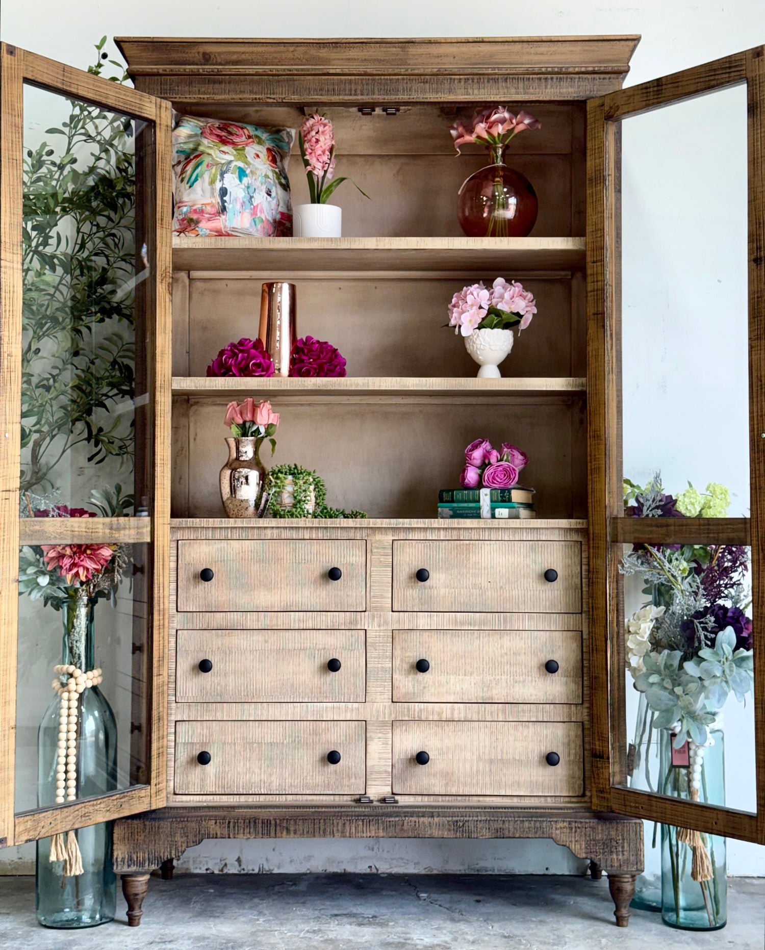 Camryn Vitrine-Honeywood™/Dove