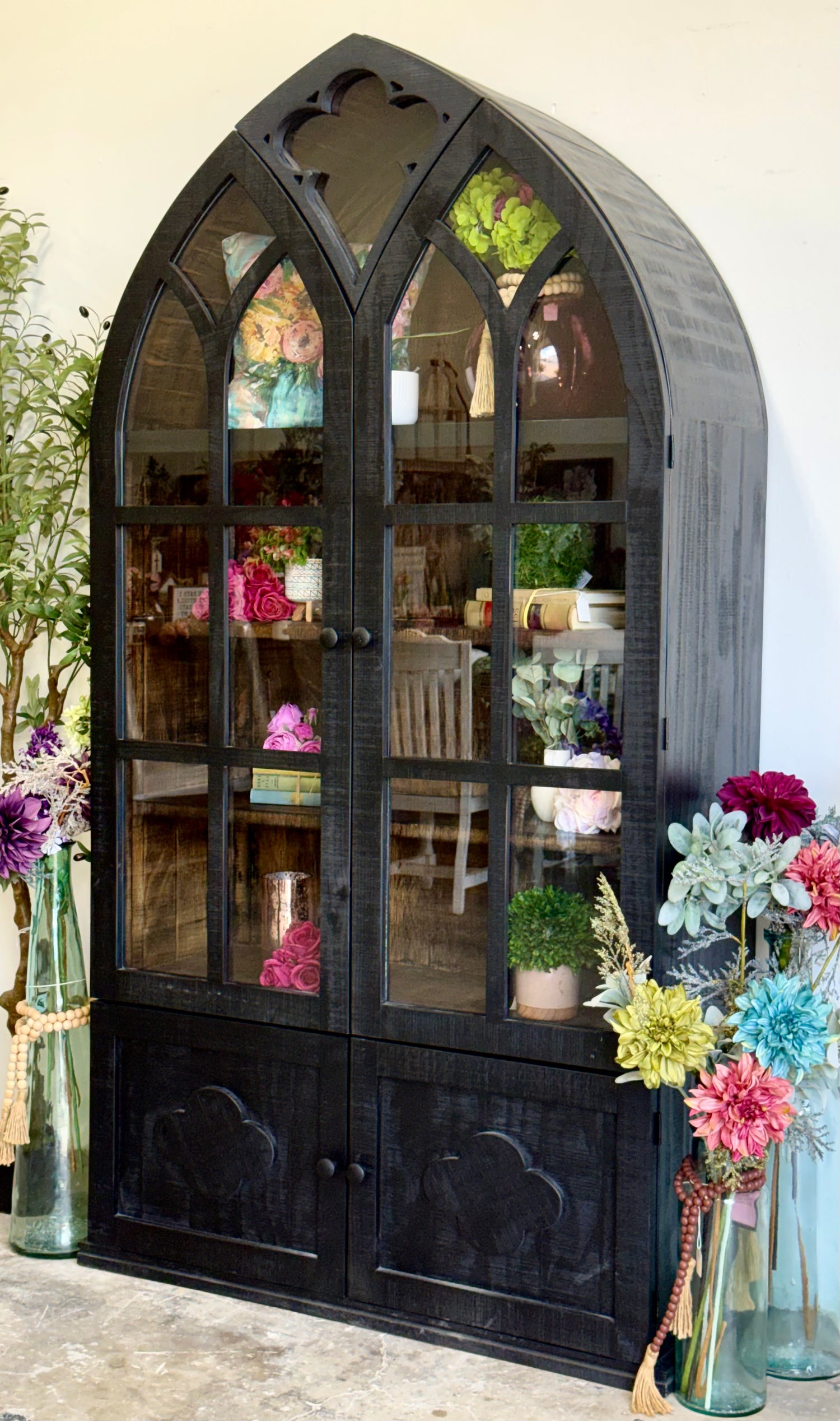 Cathedral Dome Vitrine-Black/Honeywood™