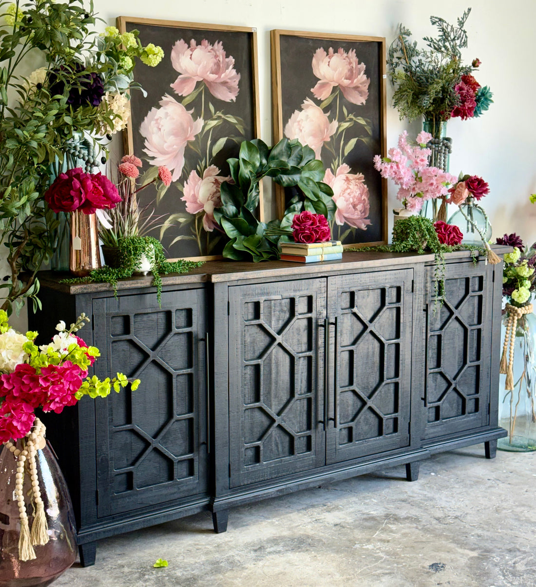 Michelle Console-Black/Honeywood