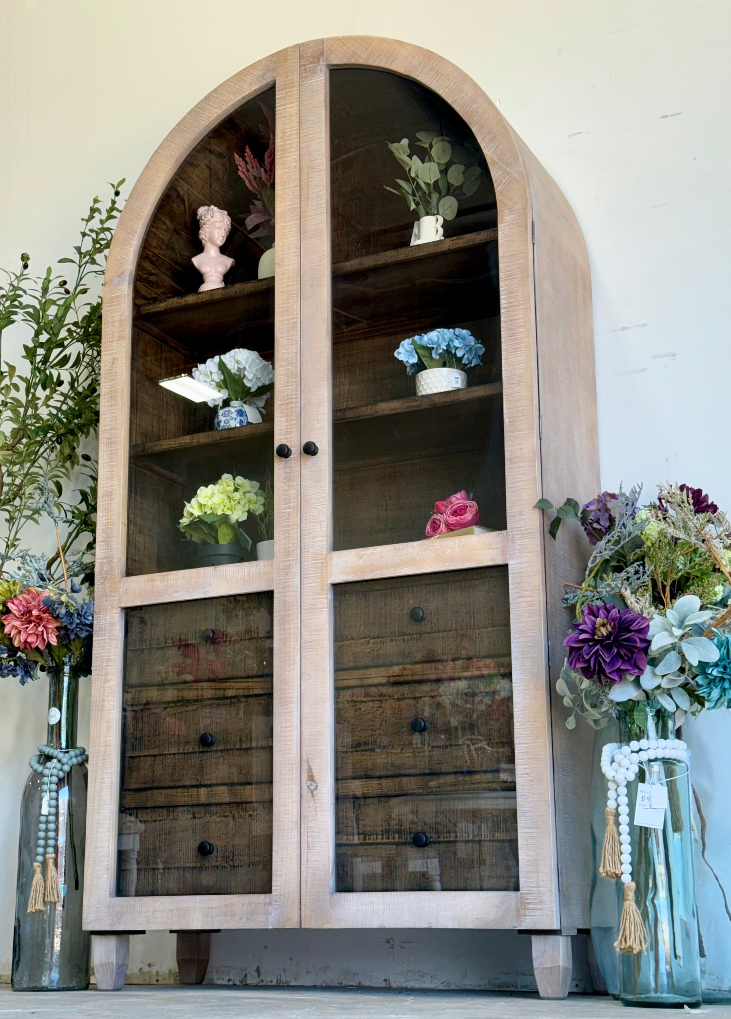 Melody Domed Vitrine-Soft Drift/Honeywood™