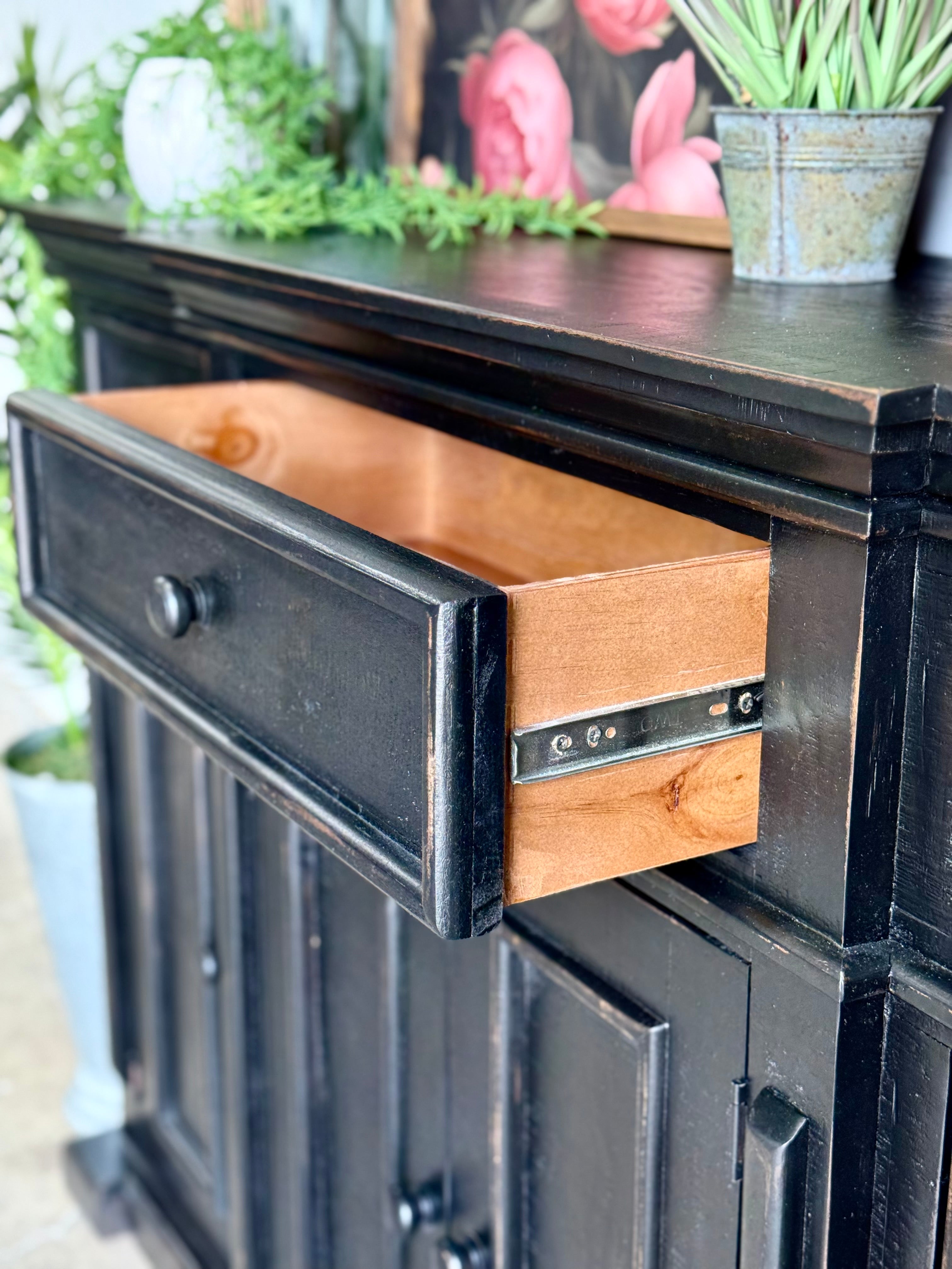 Lindsey 4-Door Console-Handrubbed Black