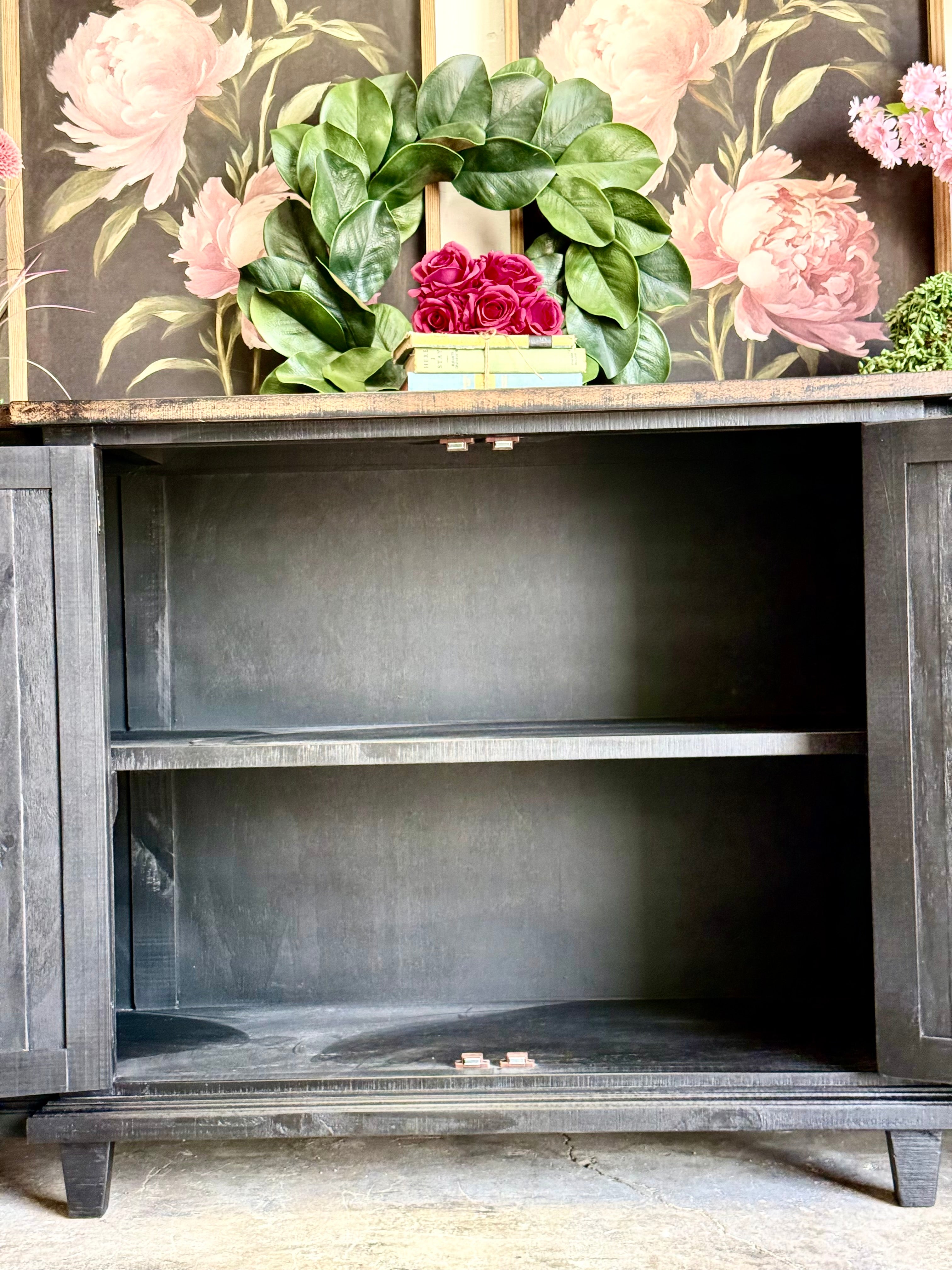 Michelle Console-Black/Honeywood