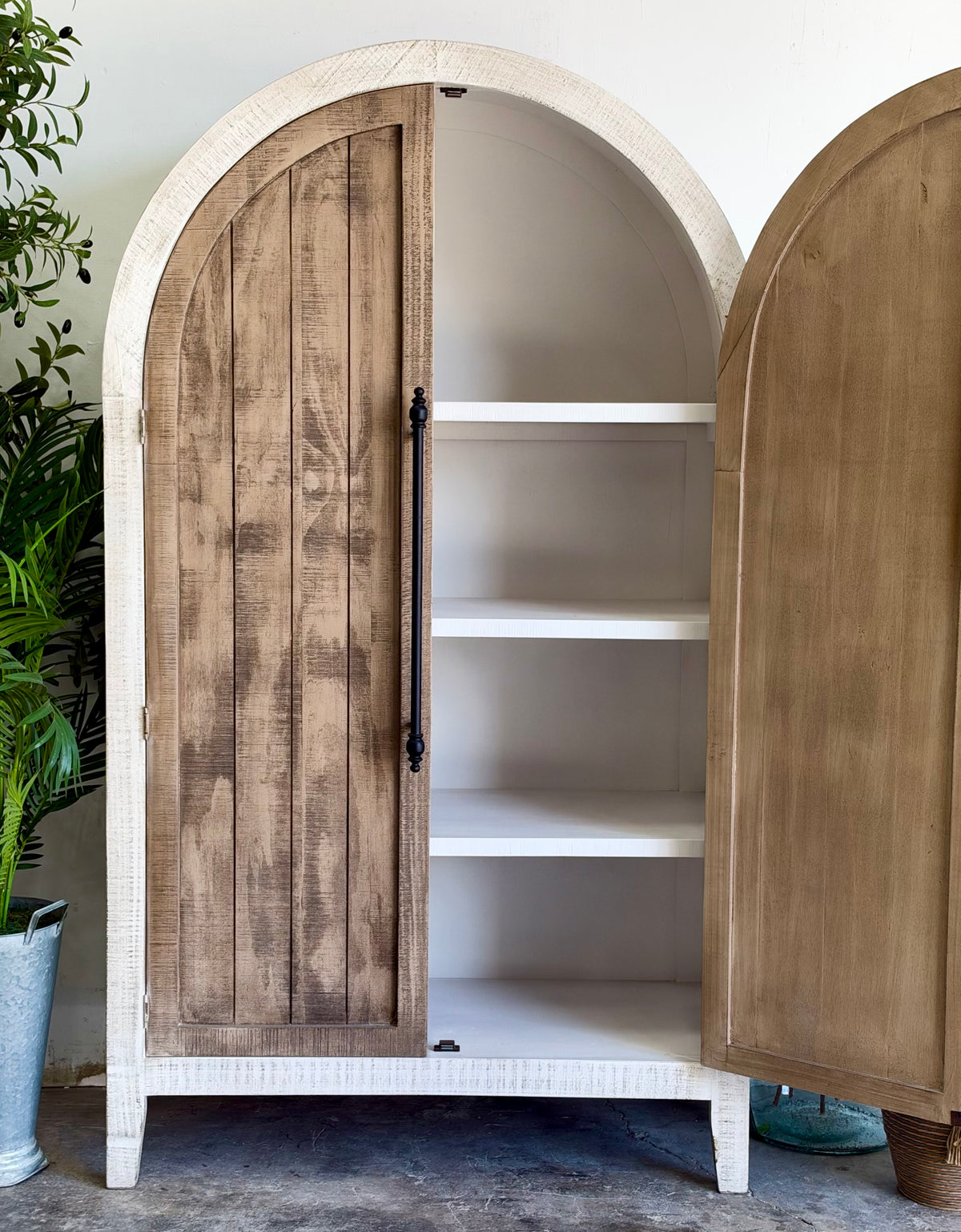 Georgia Domed Vitrine- White Wheat/Sandstone