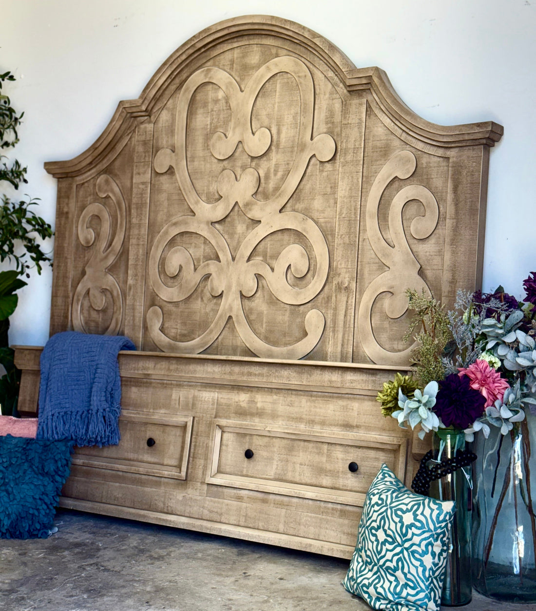 Harper Curved King-Cappuccino