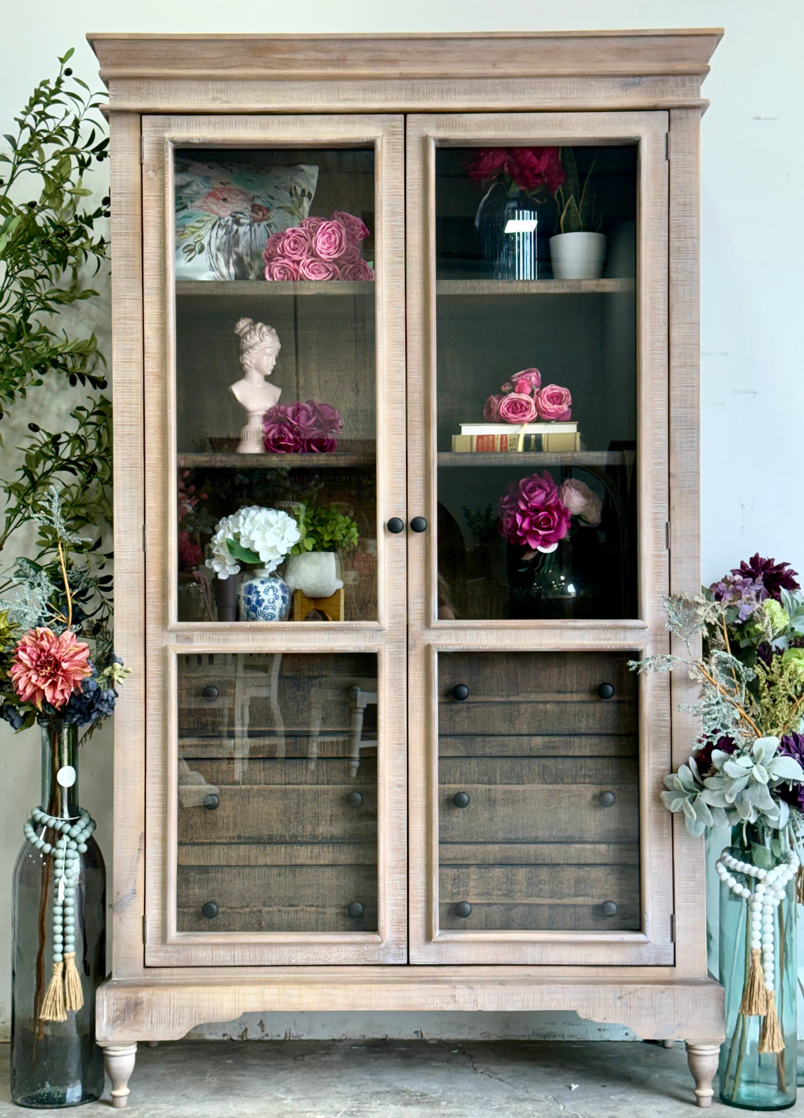 Camryn Vitrine-Soft Drift™/Honeywood™