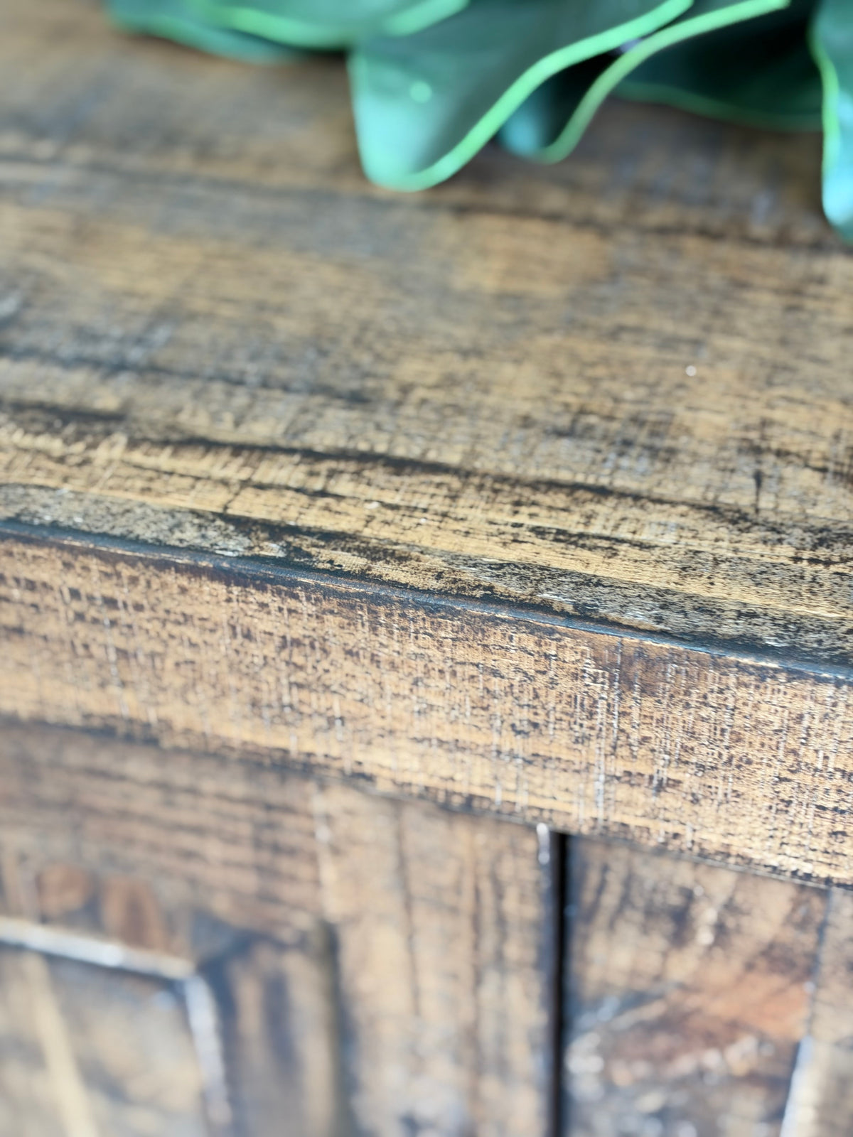 Cyra 4 Door Console-Honeywood