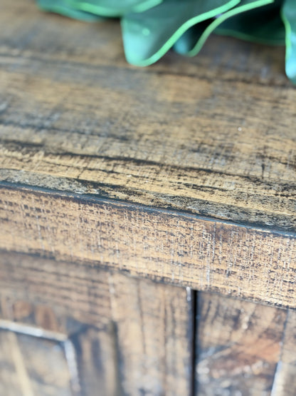 Cyra 4 Door Console-Honeywood