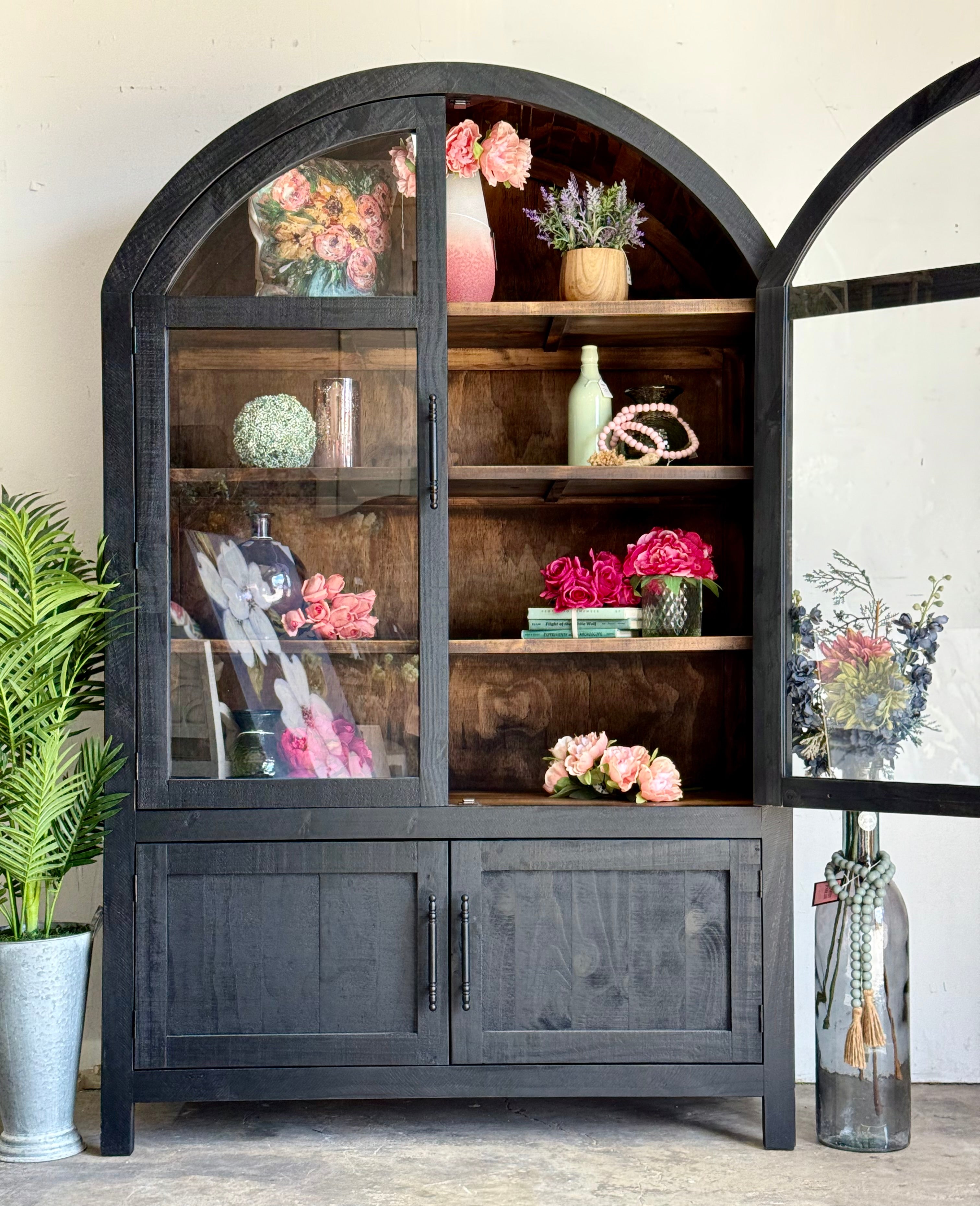 Rose Domed Vitrine-Black/Sparrow