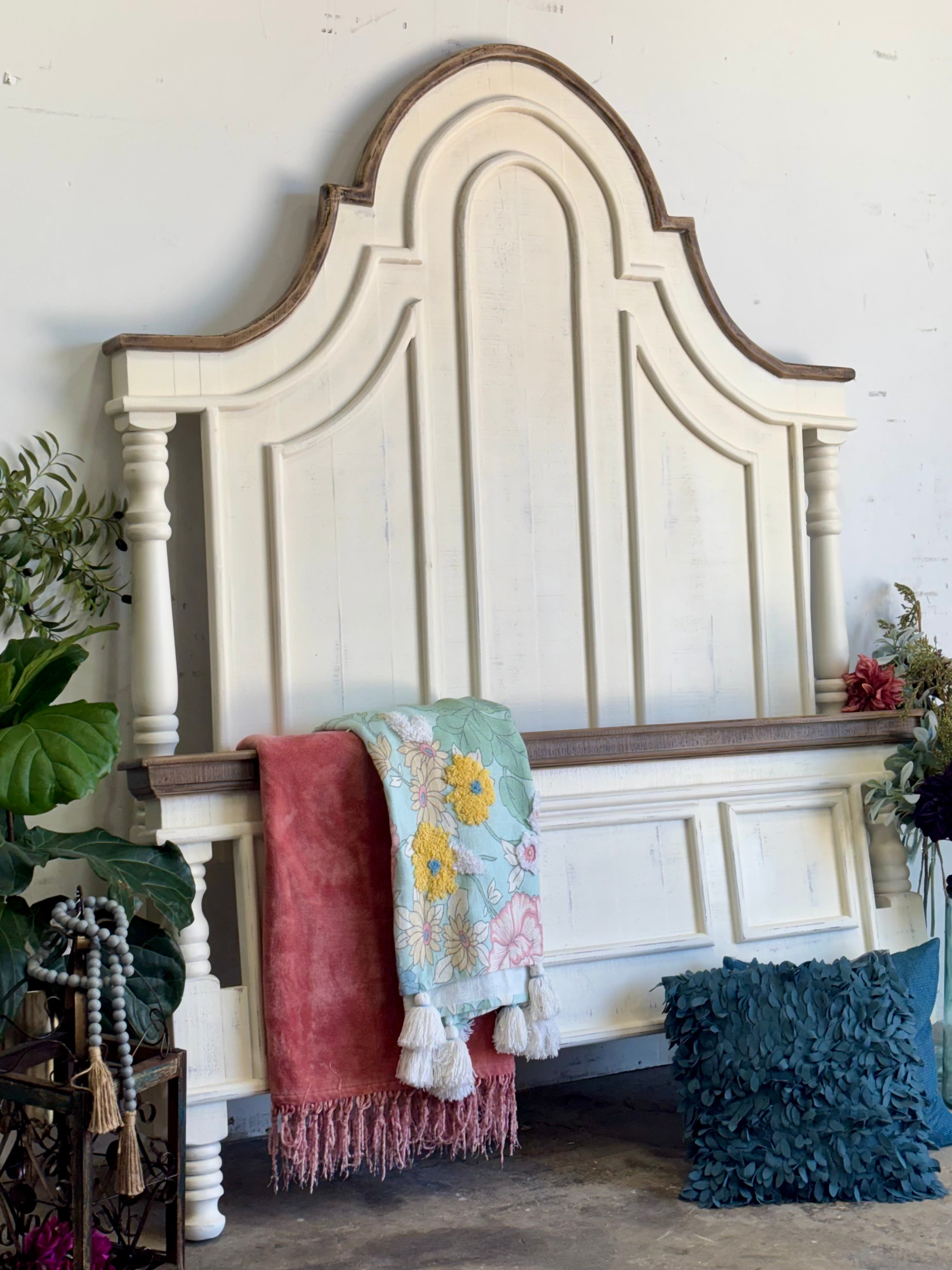 Madison Queen Bed-Creamy Linen™/Sandstone
