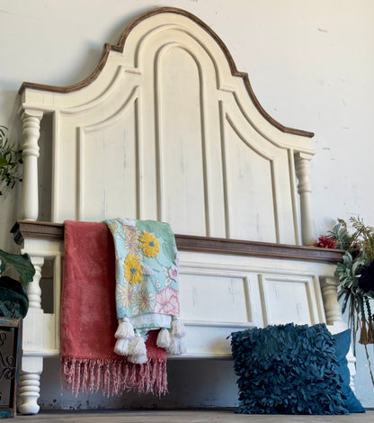 Madison Queen Bed-Creamy Linen™/Sandstone