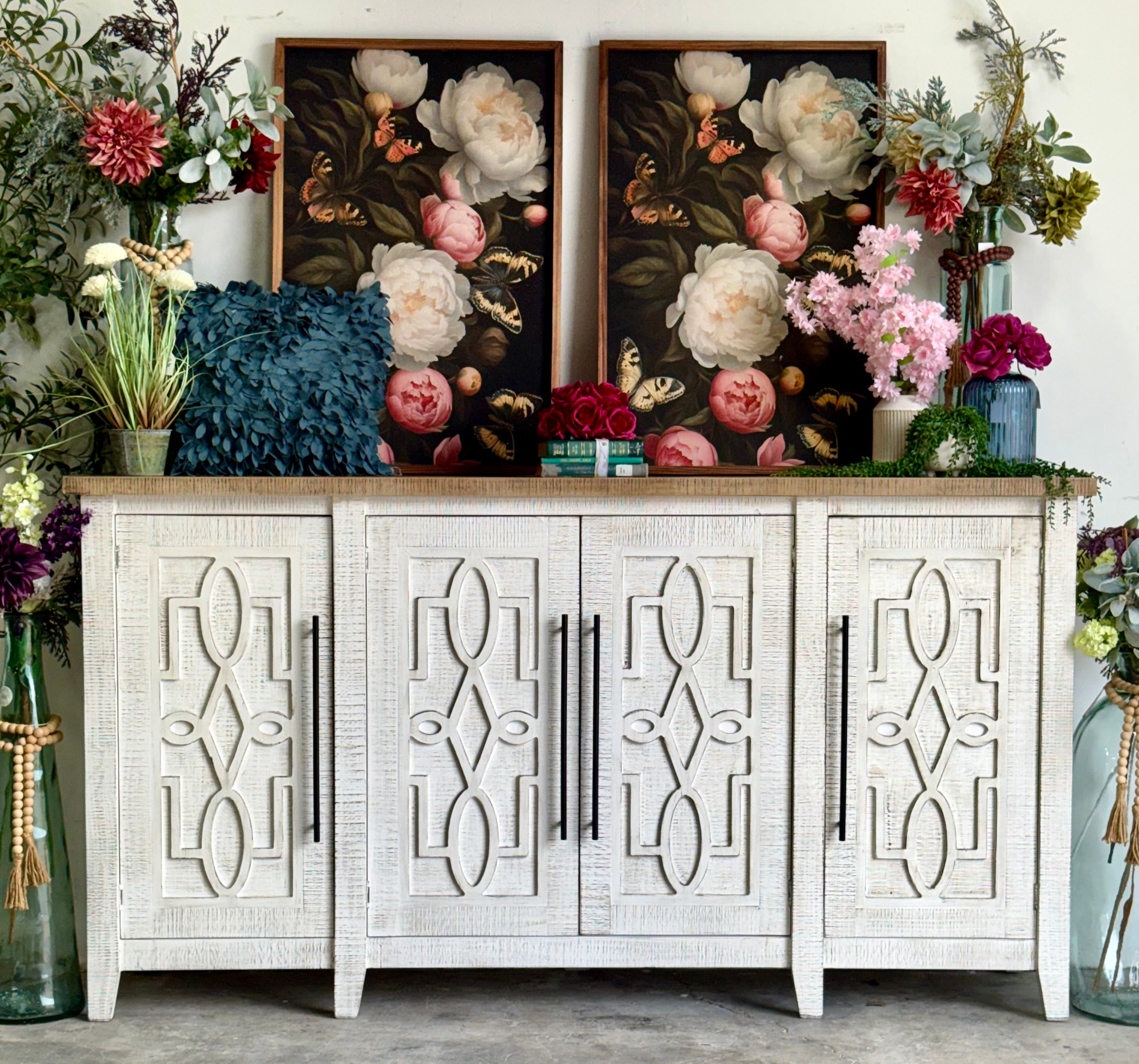 Ivy 4 Door Console-White Wheat/Sandstone