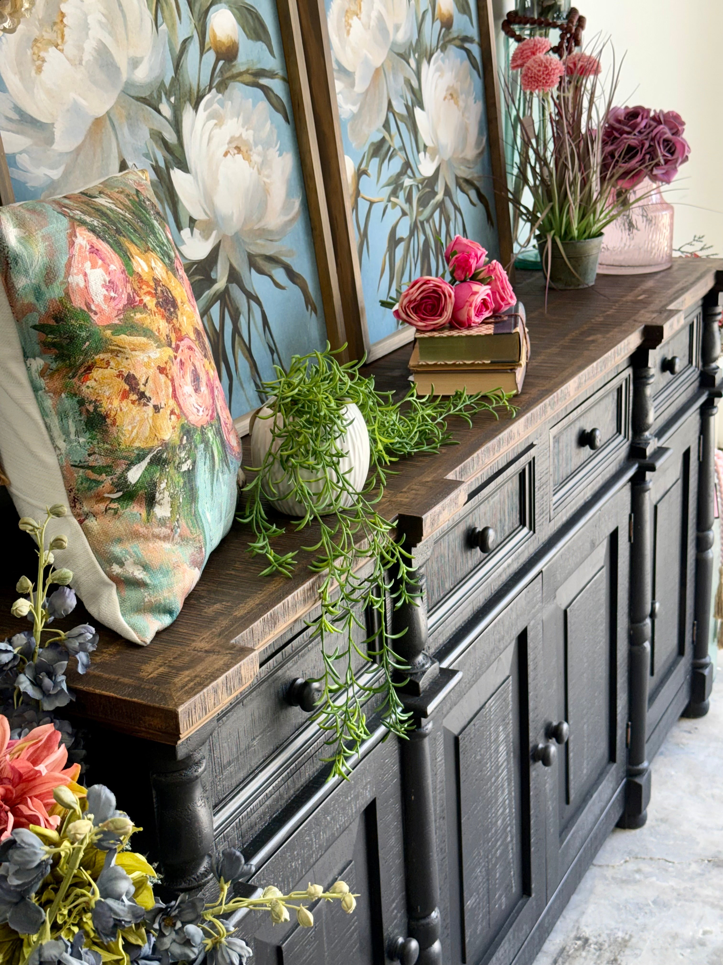 Novah 4-Door Console-Black/Sparrow