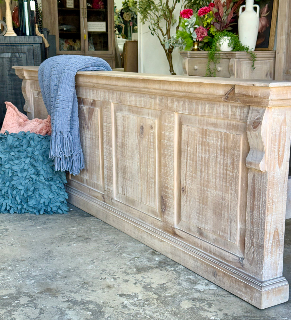 Jasmine King Bed-Soft Drift™