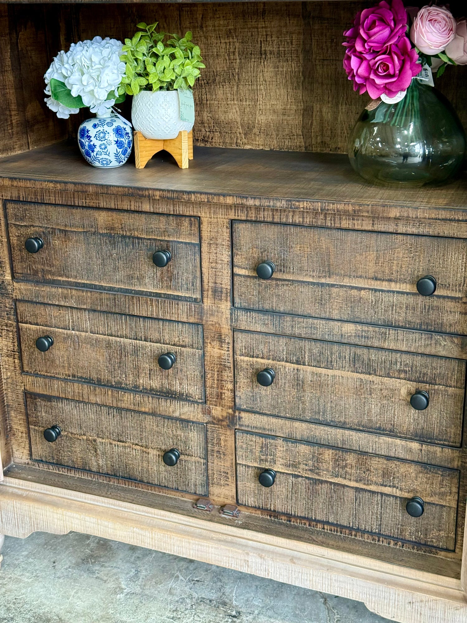 Camryn Vitrine-Soft Drift™/Honeywood™