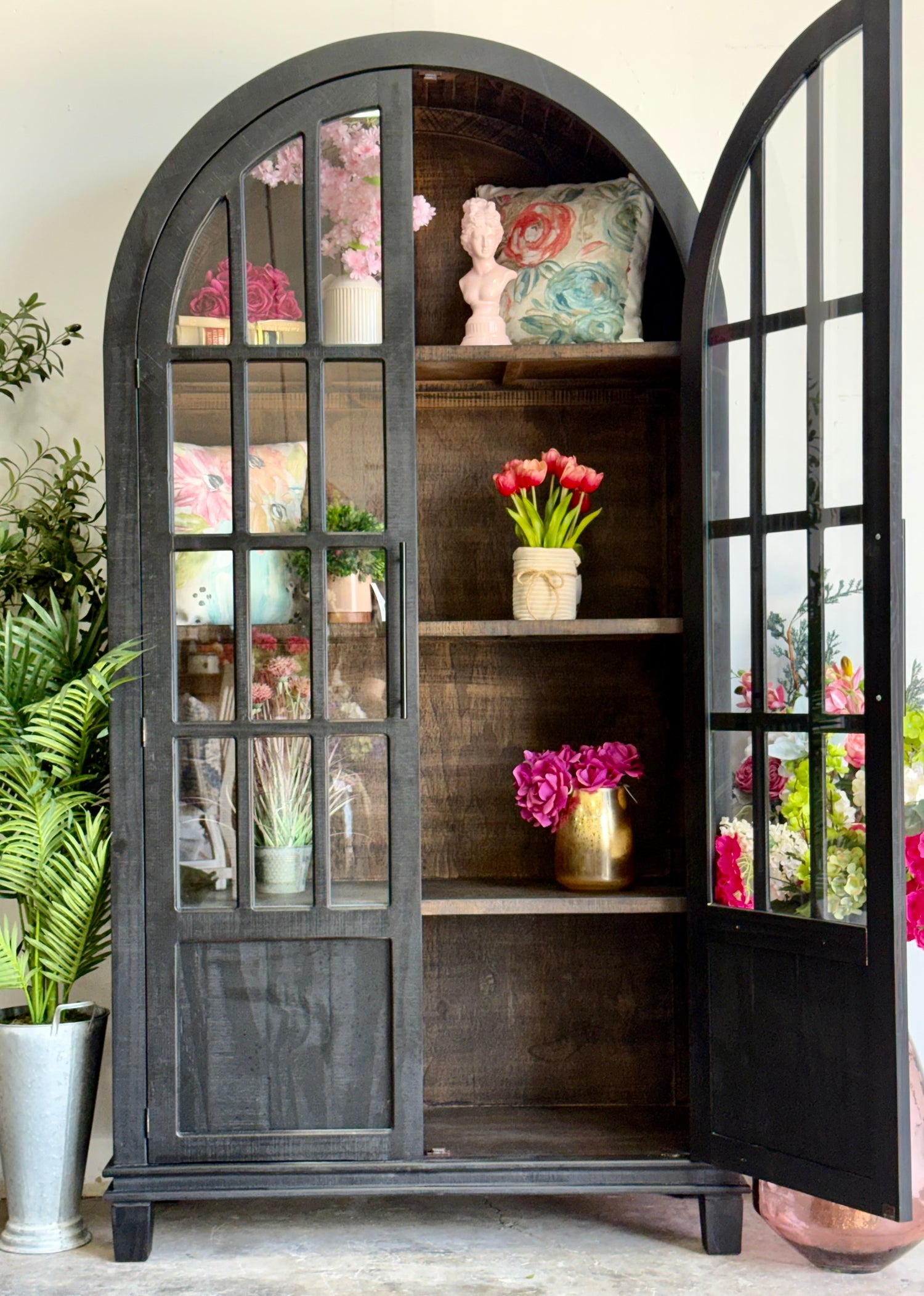 Cherish Dome Vitrine-Black/Honeywood™