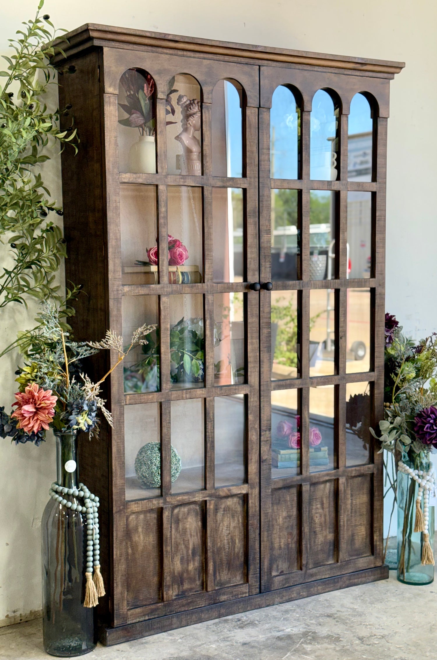 Gia Vitrine-Pecan/Soft Drift