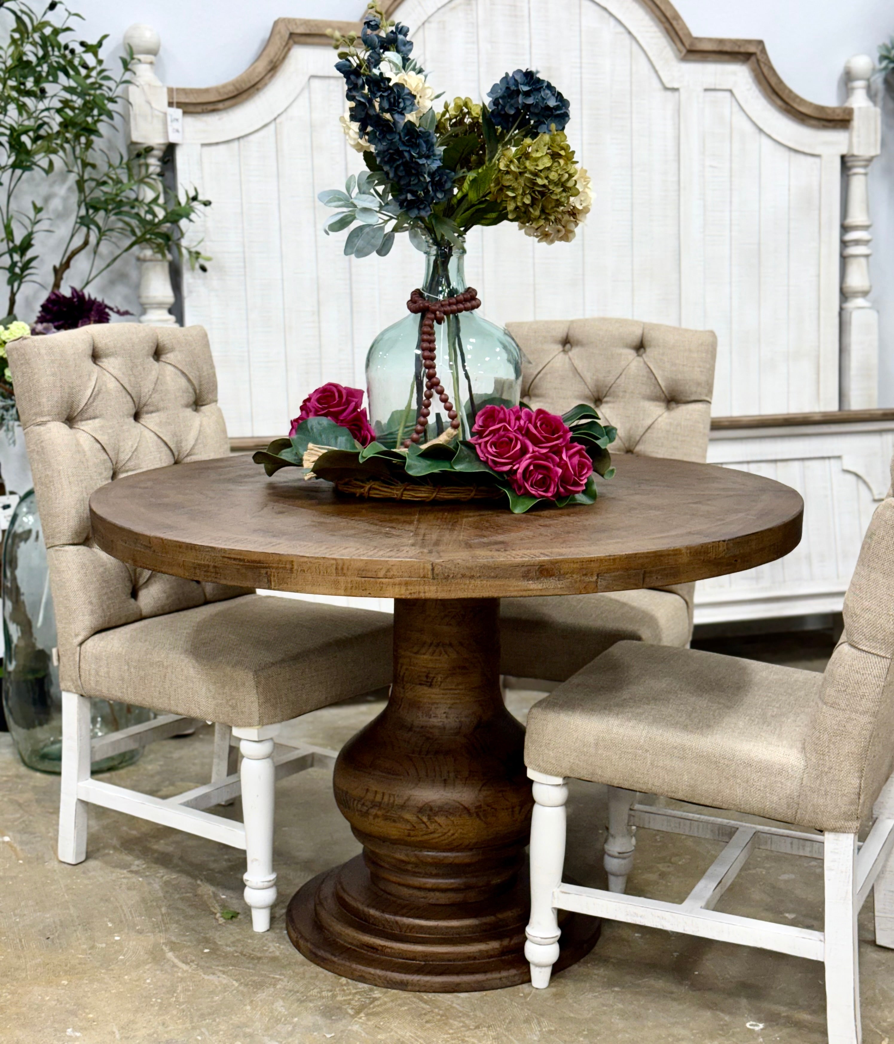 Clara 47&quot; Round Dining Table-Honeywood™