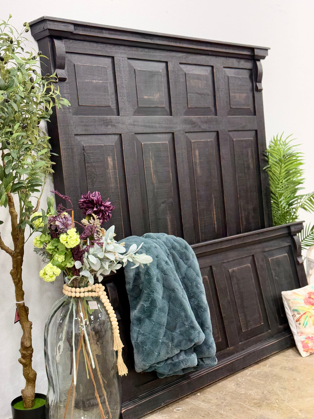 Jasmine Queen Bed-Handrubbed Black
