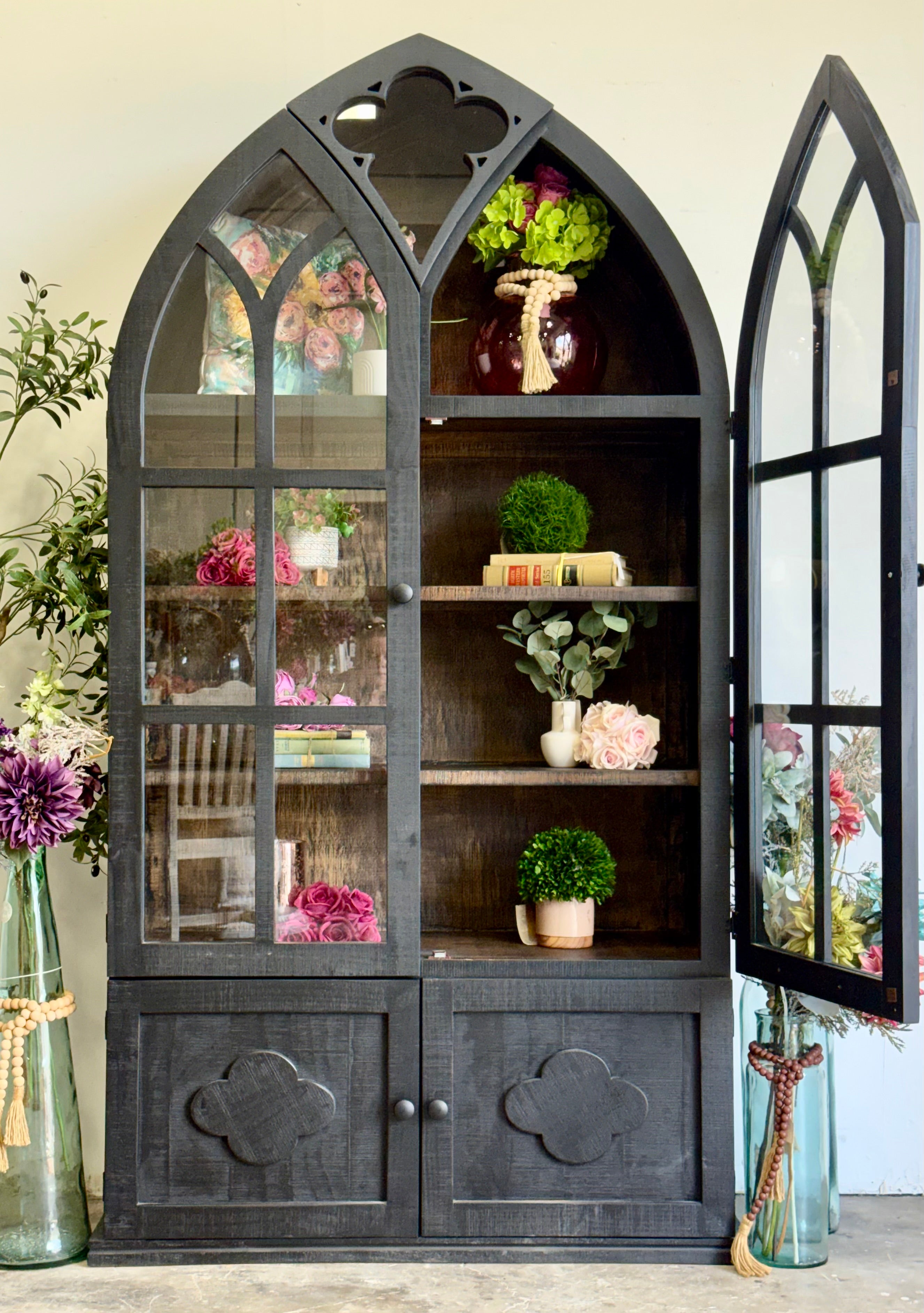 Cathedral Dome Vitrine-Black/Honeywood™