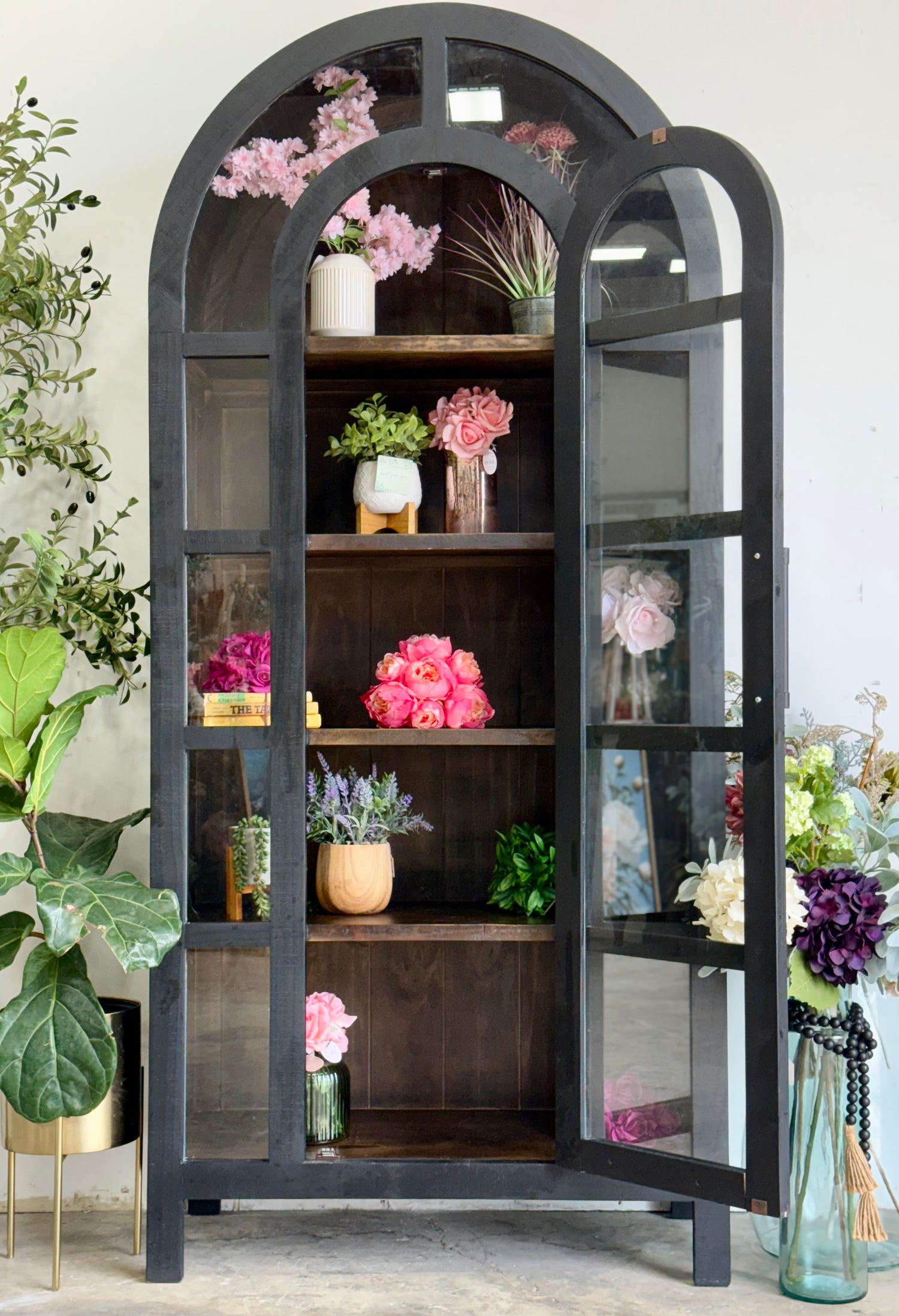 Claire Dome Vitrine- Black/Sparrow