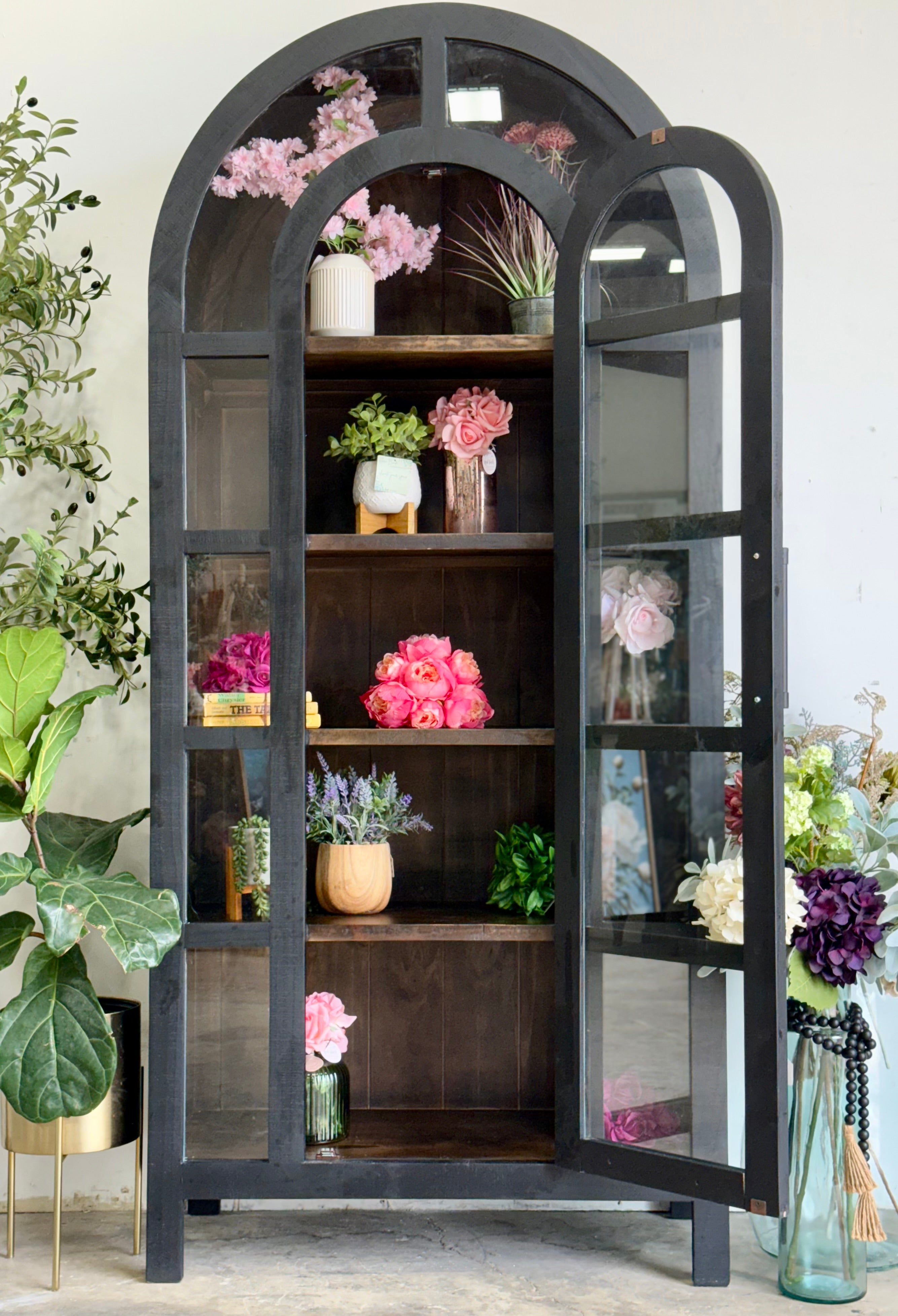 Claire Dome Vitrine- Black/Sparrow