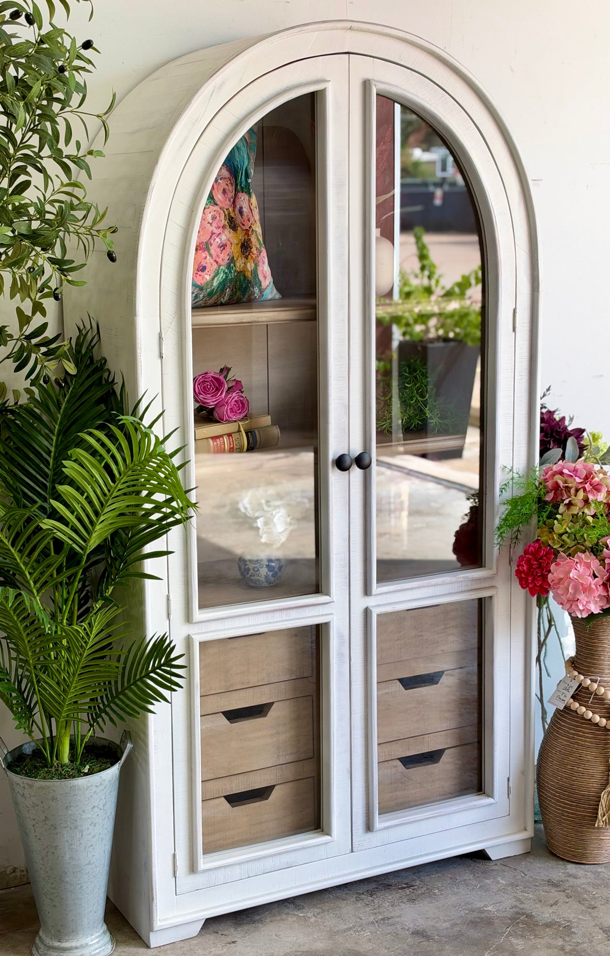 Avery Domed Vitrine-Frosted Linen/Cappuccino