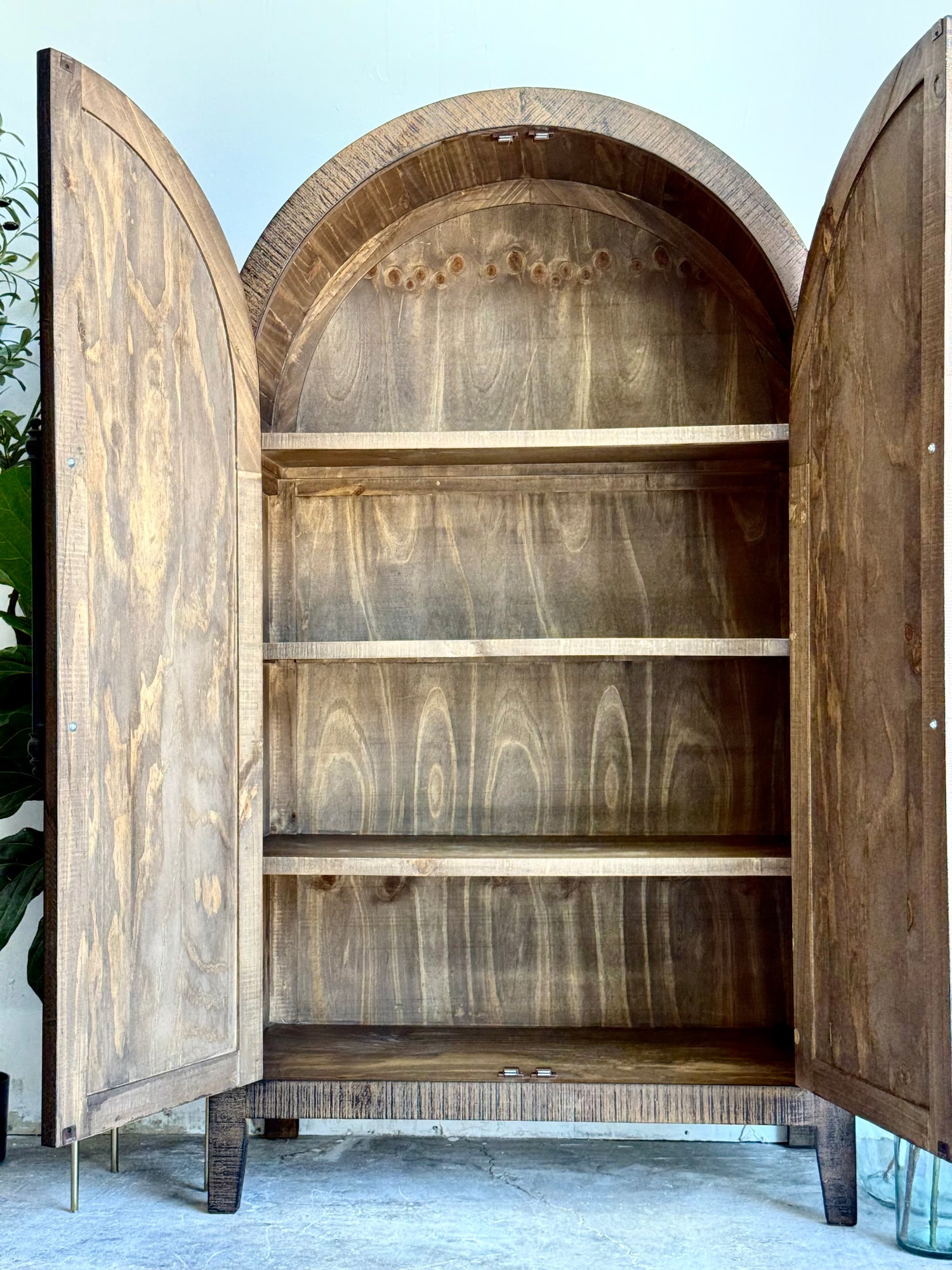 Georgia Domed Vitrine- Honeywood™