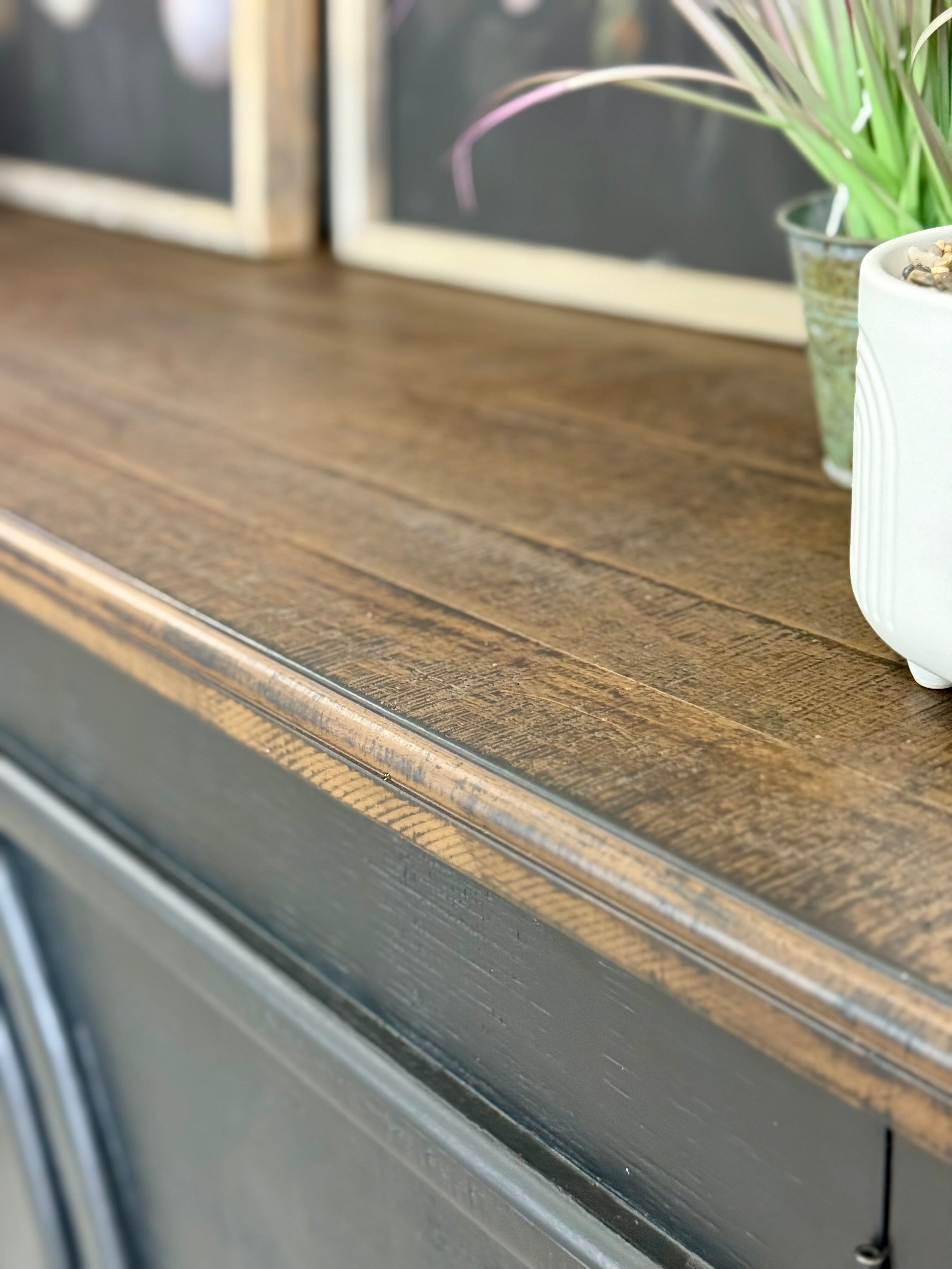 Natty Console- Handrubbed Black/Honeywood