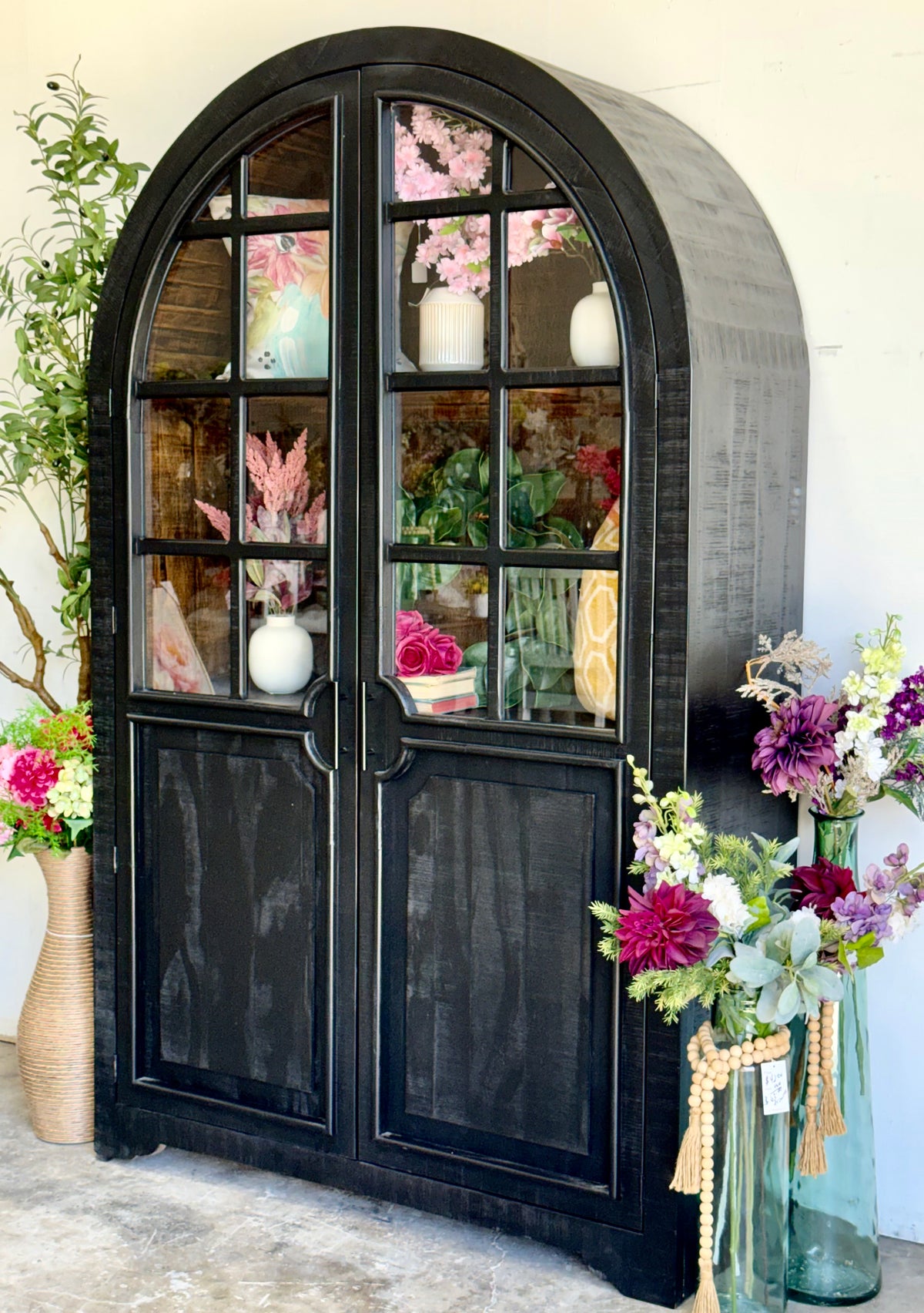 Tiffany Dome Vitrine-Black/Honeywood™