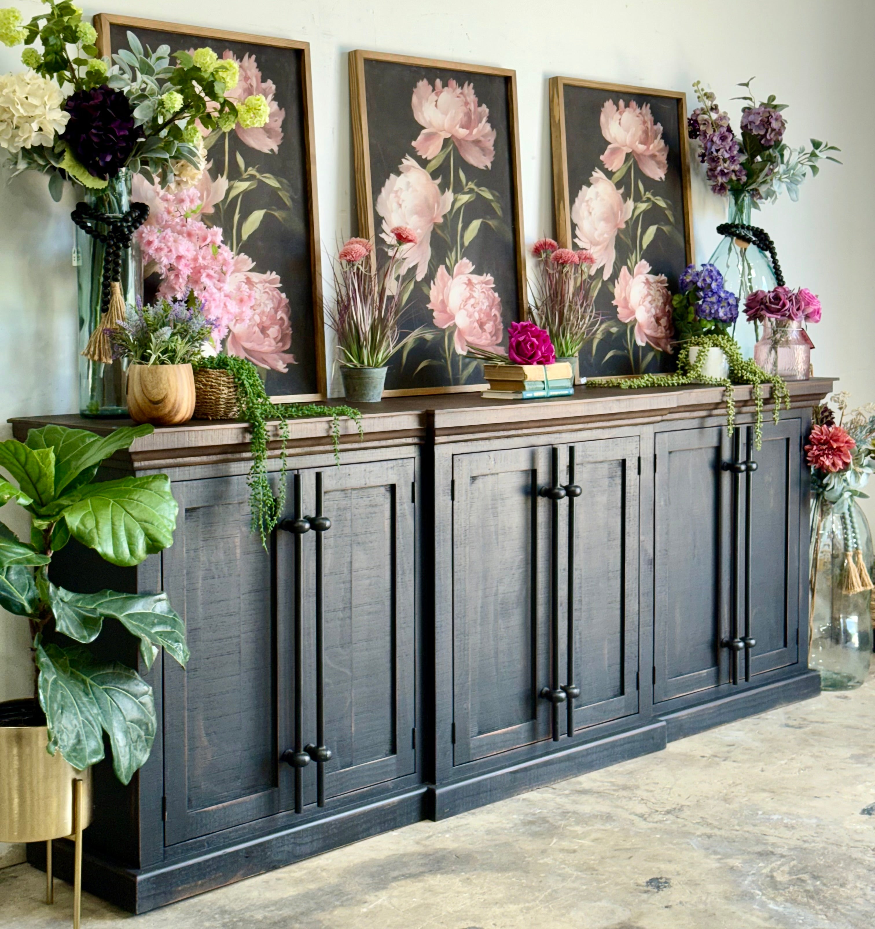 Kylie Console-Handrubbed Black/Honeywood™