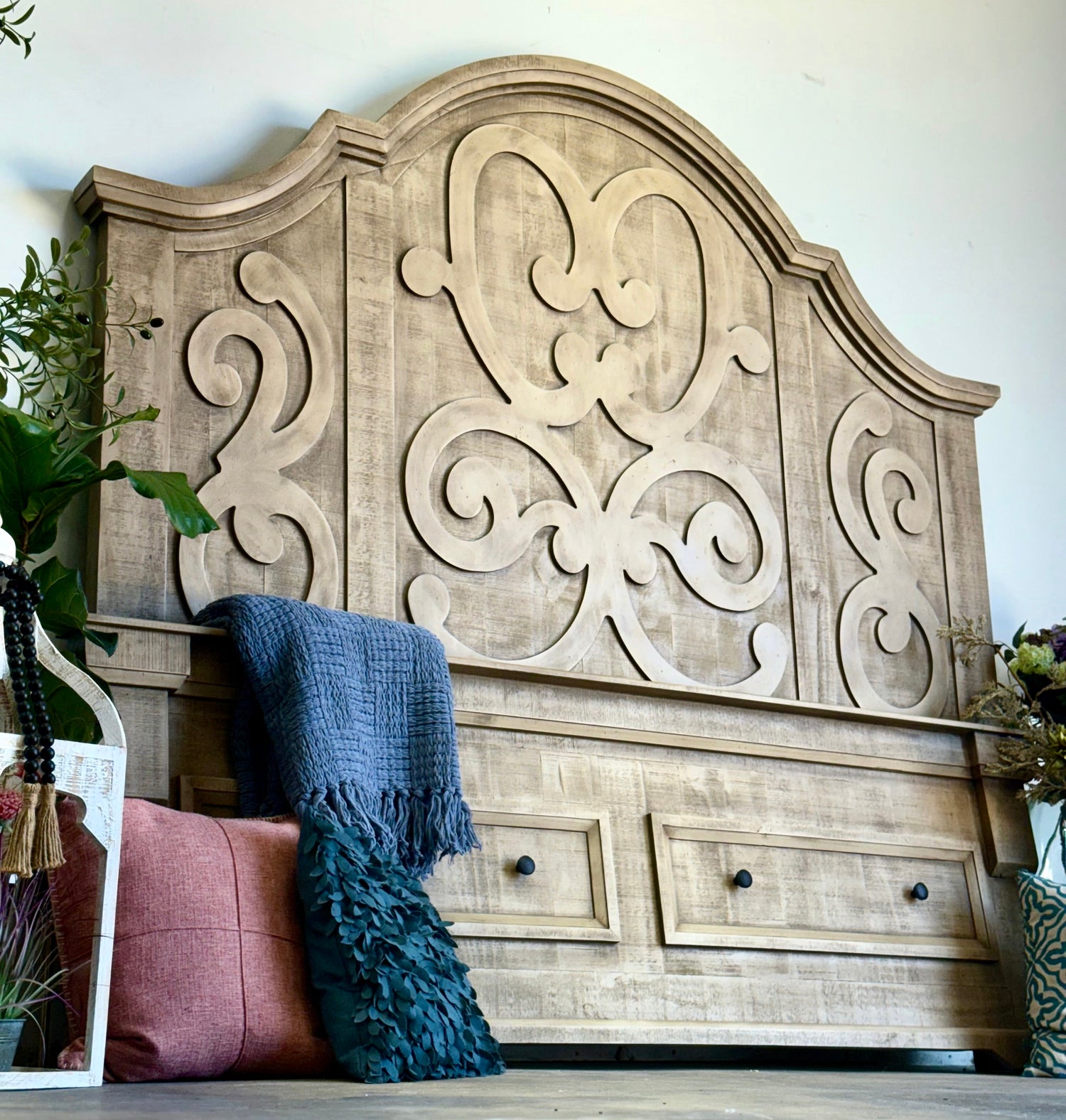 Harper Curved King-Cappuccino