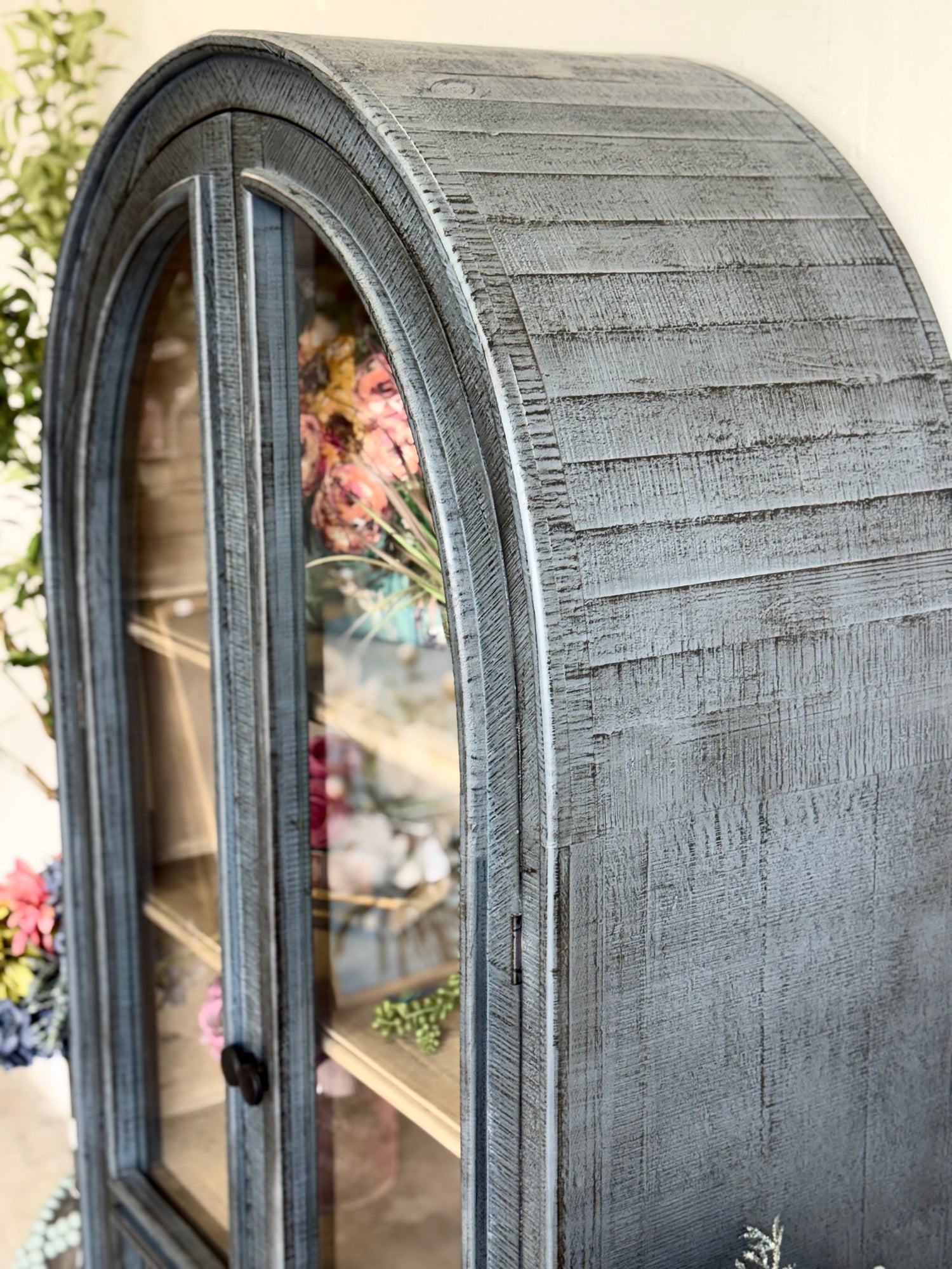 Avery Dome Vitrine-Blue Dusk/Cappuccino