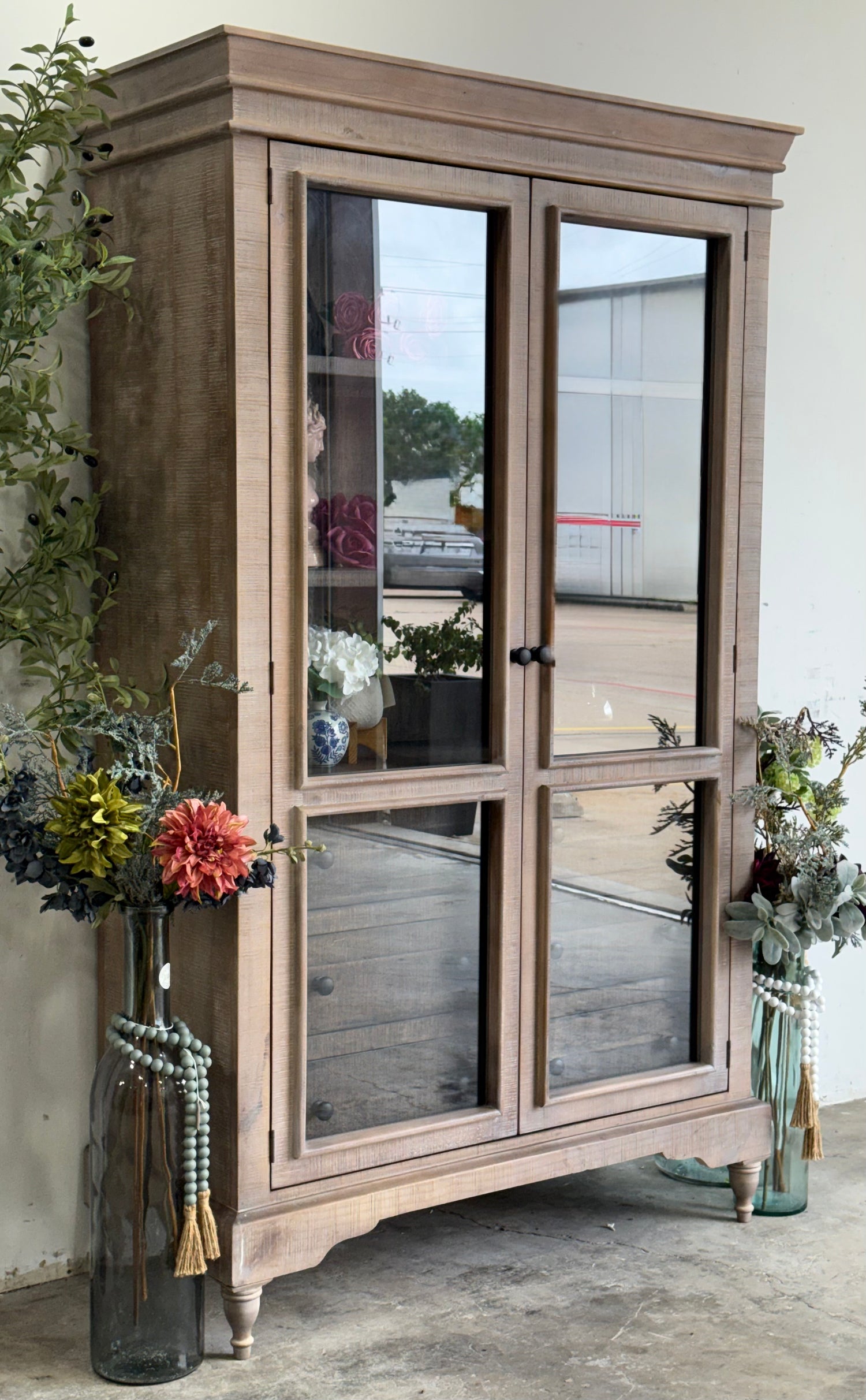Camryn Vitrine-Soft Drift™/Honeywood™