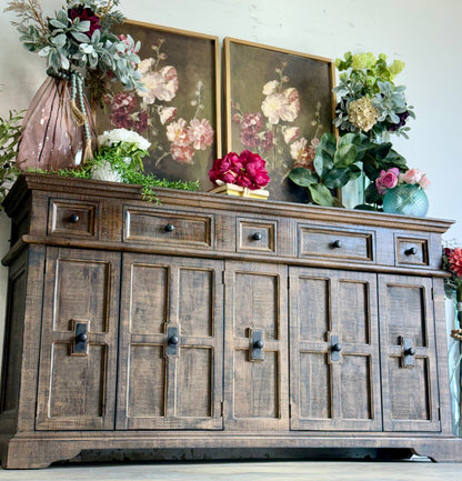 Gabriella Console-Honeywood™
