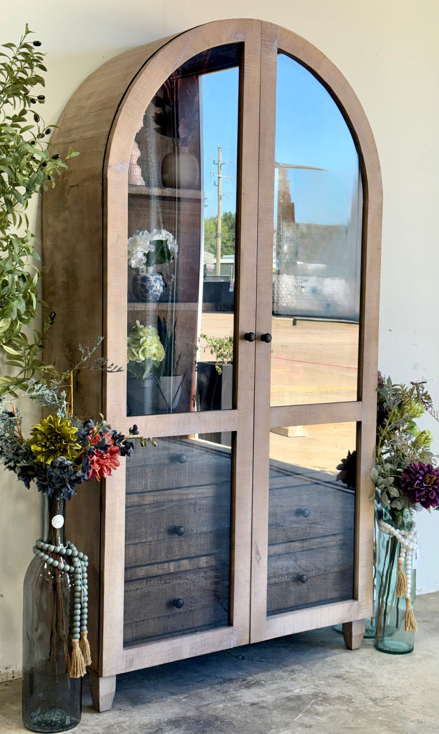 Melody Domed Vitrine-Soft Drift/Honeywood™