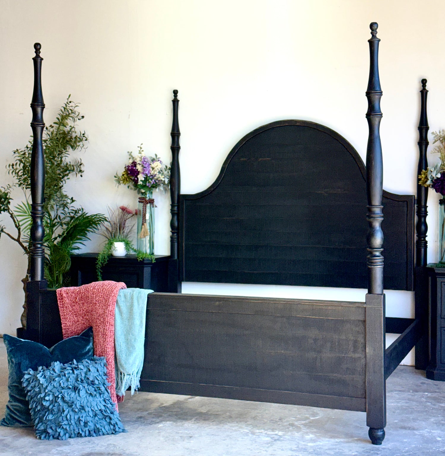 Willow King 4 Poster Bed-Handrubbed Black
