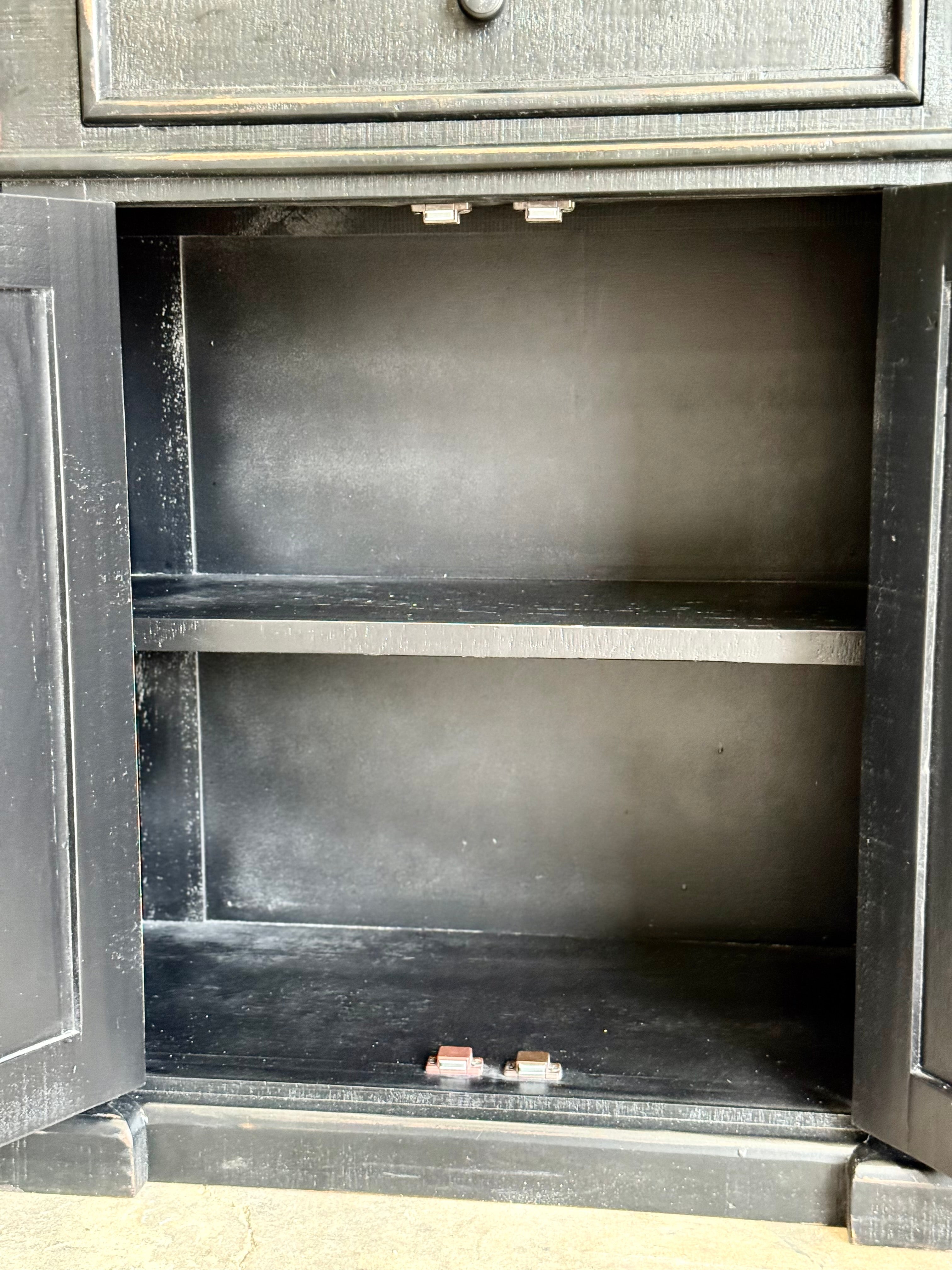 Lindsey 4-Door Console-Handrubbed Black
