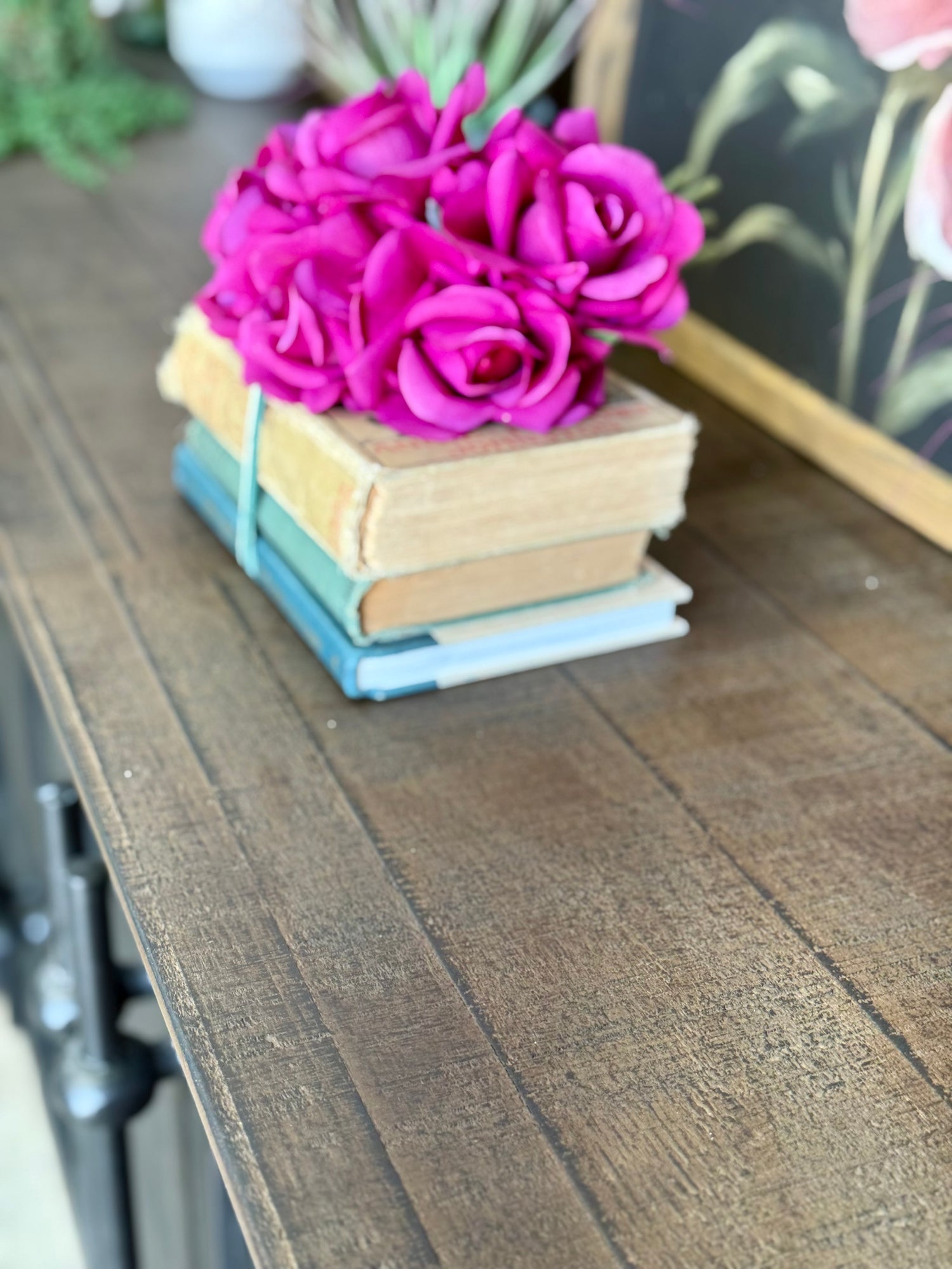 Kylie Console-Handrubbed Black/Honeywood™