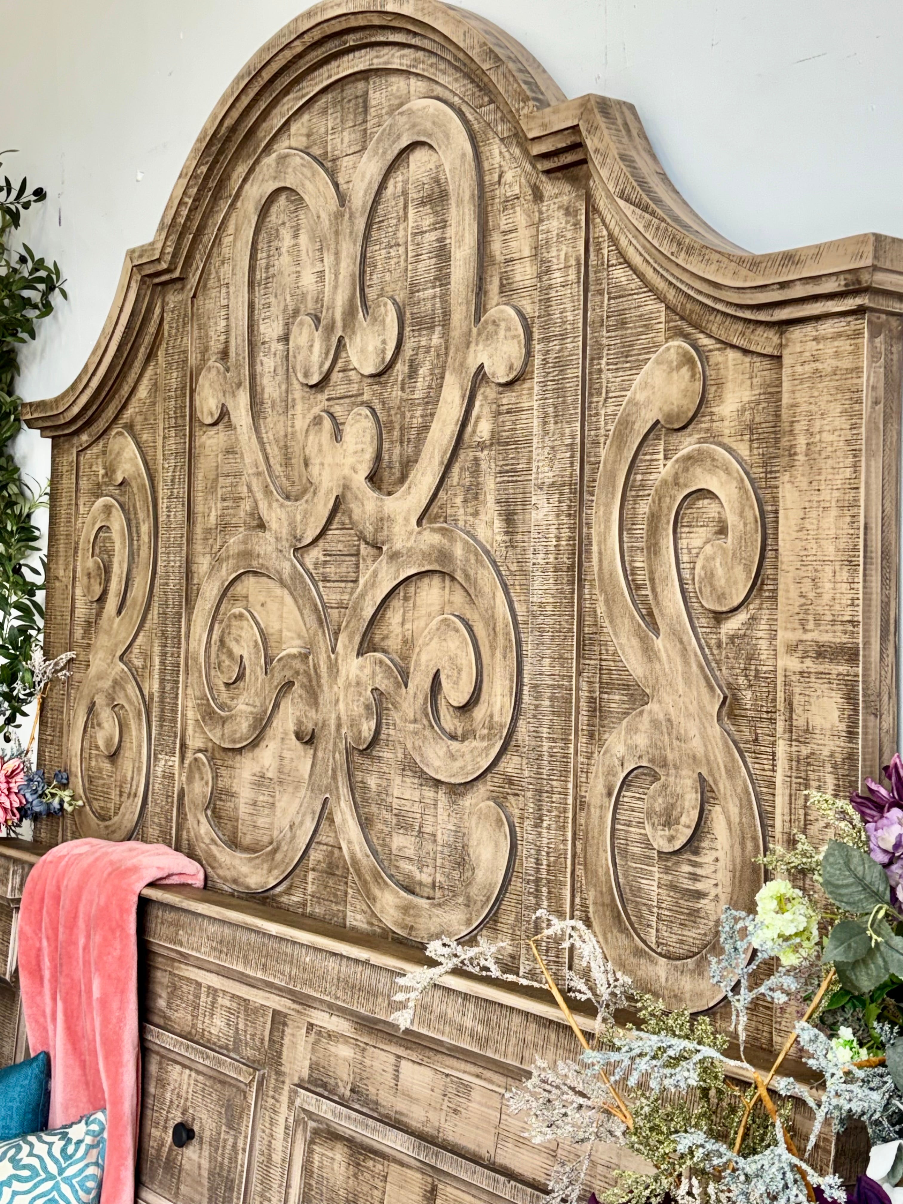 Harper Curved King-Sandstone